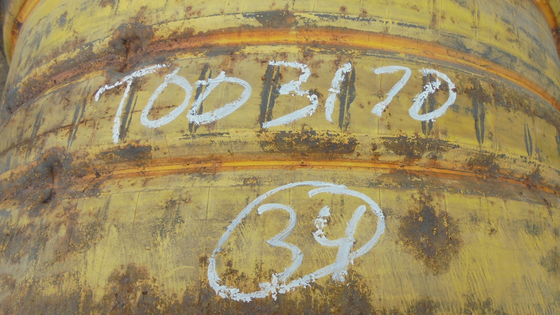 34''D x 18''W Double Bevel 34" Cast Wheel T003170