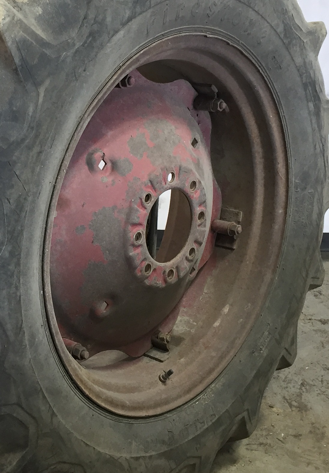 28'' Rim with Clamp/Loop Style Rim Center WT007167CTR