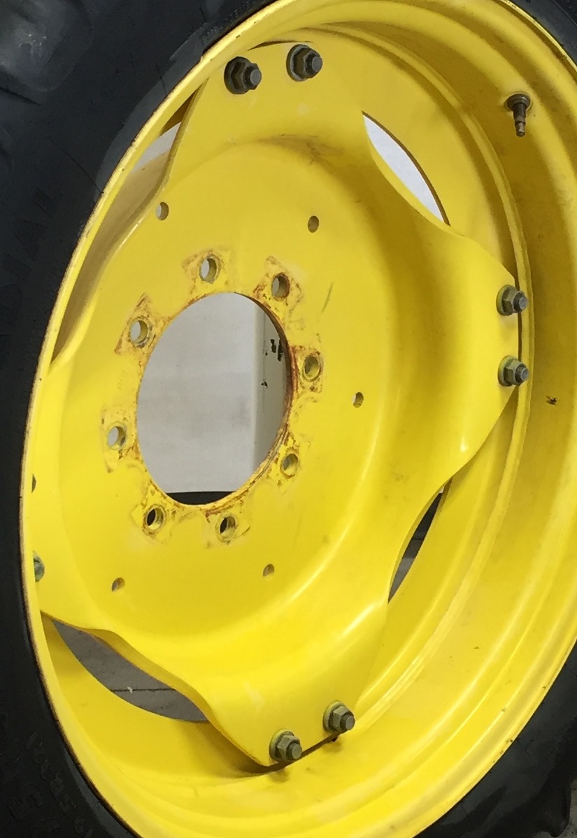 32'' Stub Disc (groups of 2 bolts) Rim Center WT007168CTR