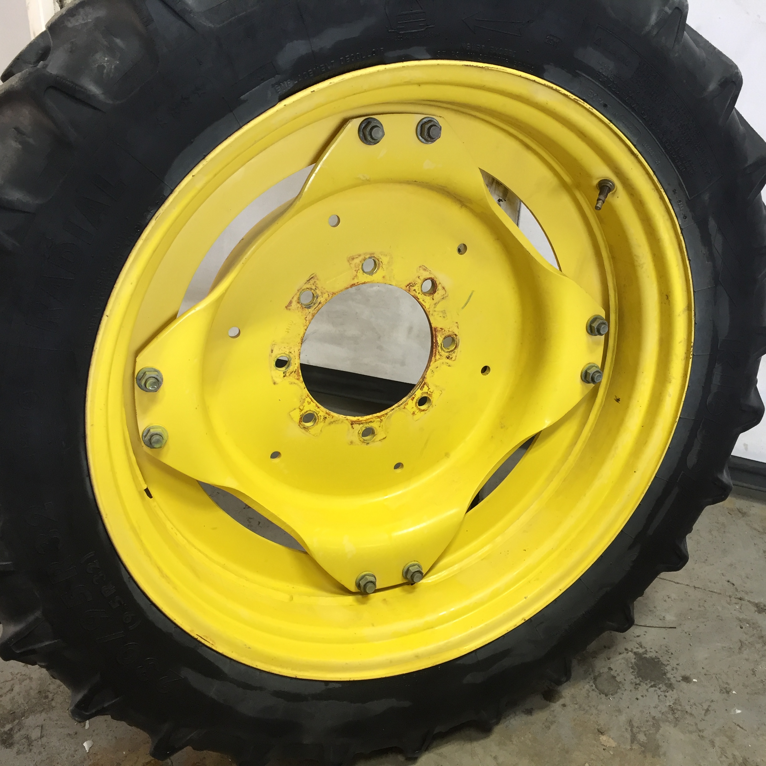 32''D x 7''W Stub Disc (groups of 2 bolts) Wheel WT007168RIM