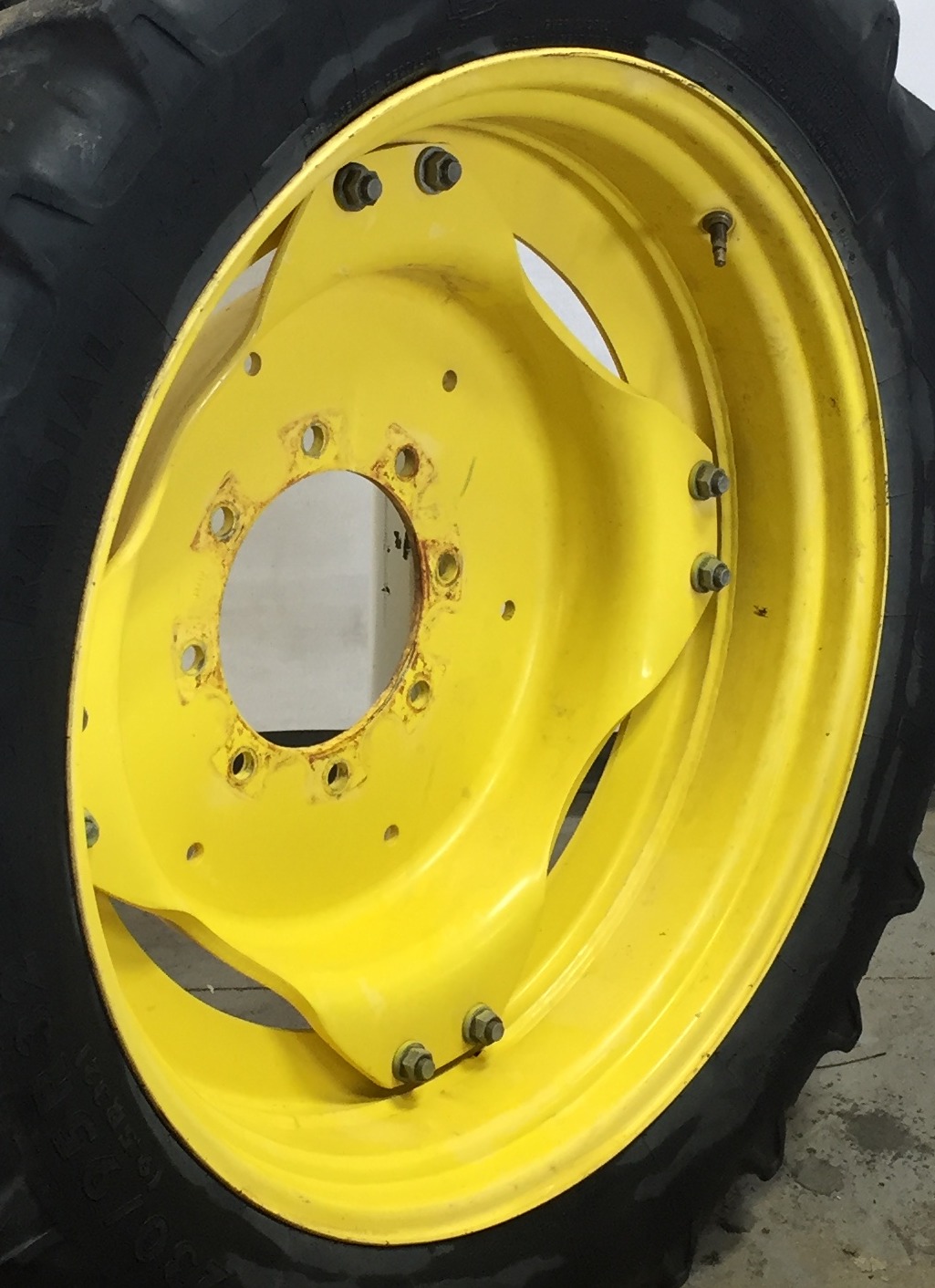 32''D x 7''W Stub Disc (groups of 2 bolts) Wheel WT007168RIM