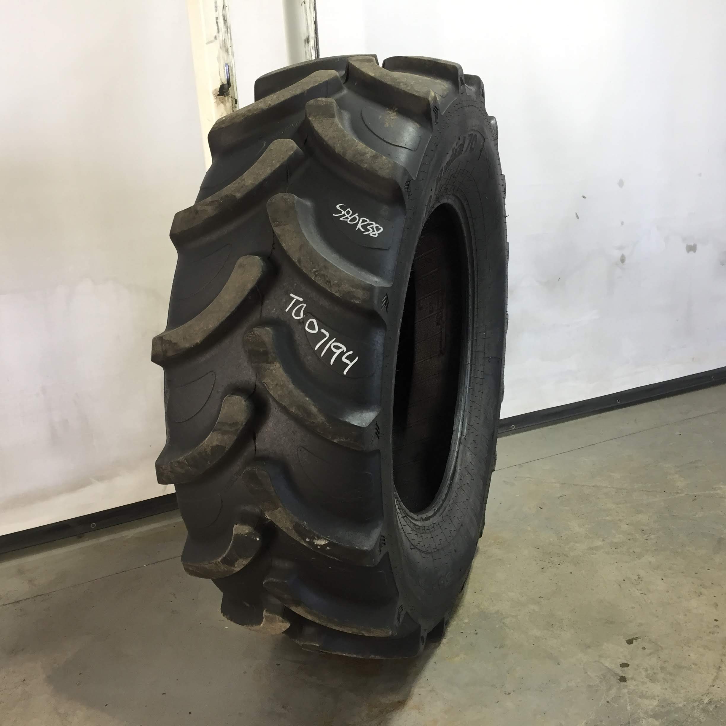 580/70R38 Alliance 845 Farm Pro 70 R-1W Tire T007194