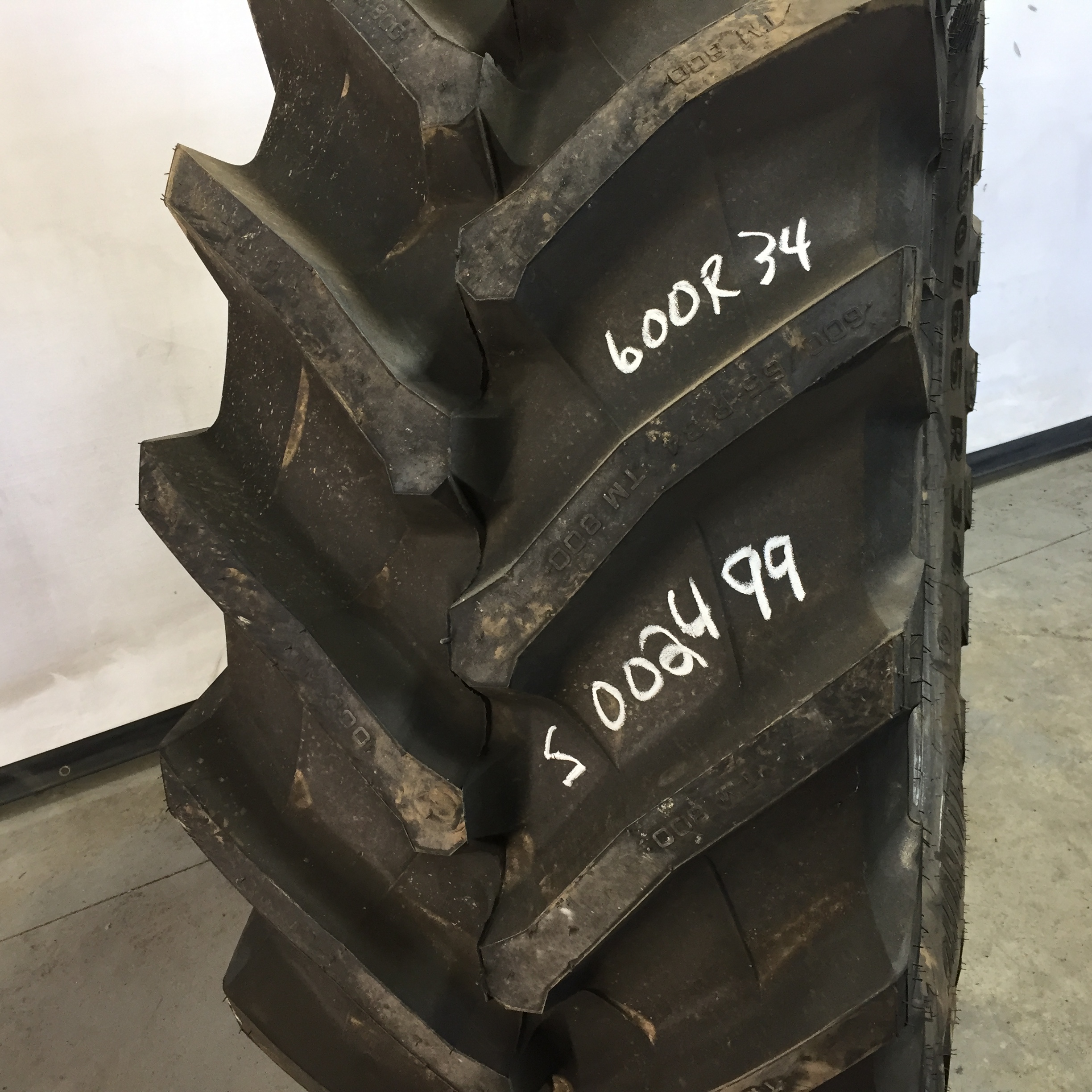 600/65R34 Trelleborg TM800 High Speed R-1W Tire S002499