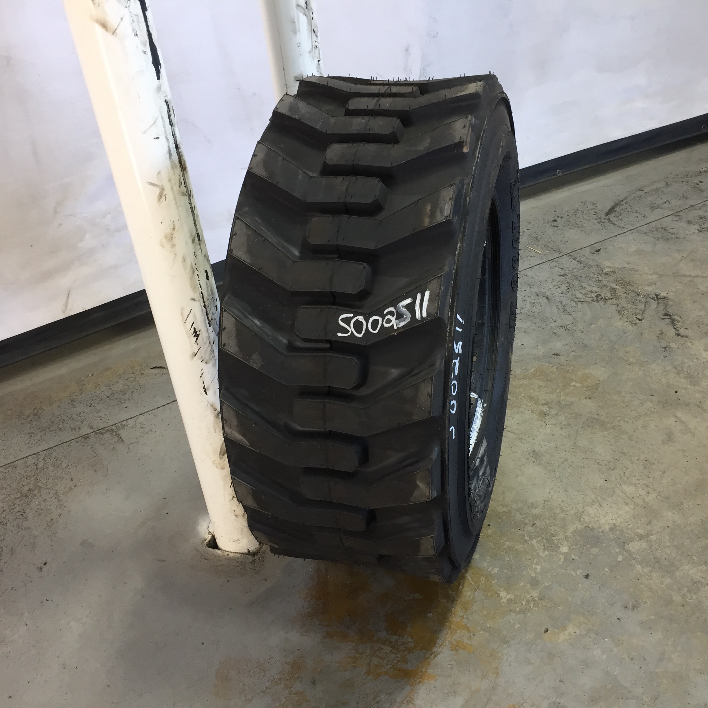 14/-17.5 Titan Farm HD2000 II SS R-4 Tire S002511