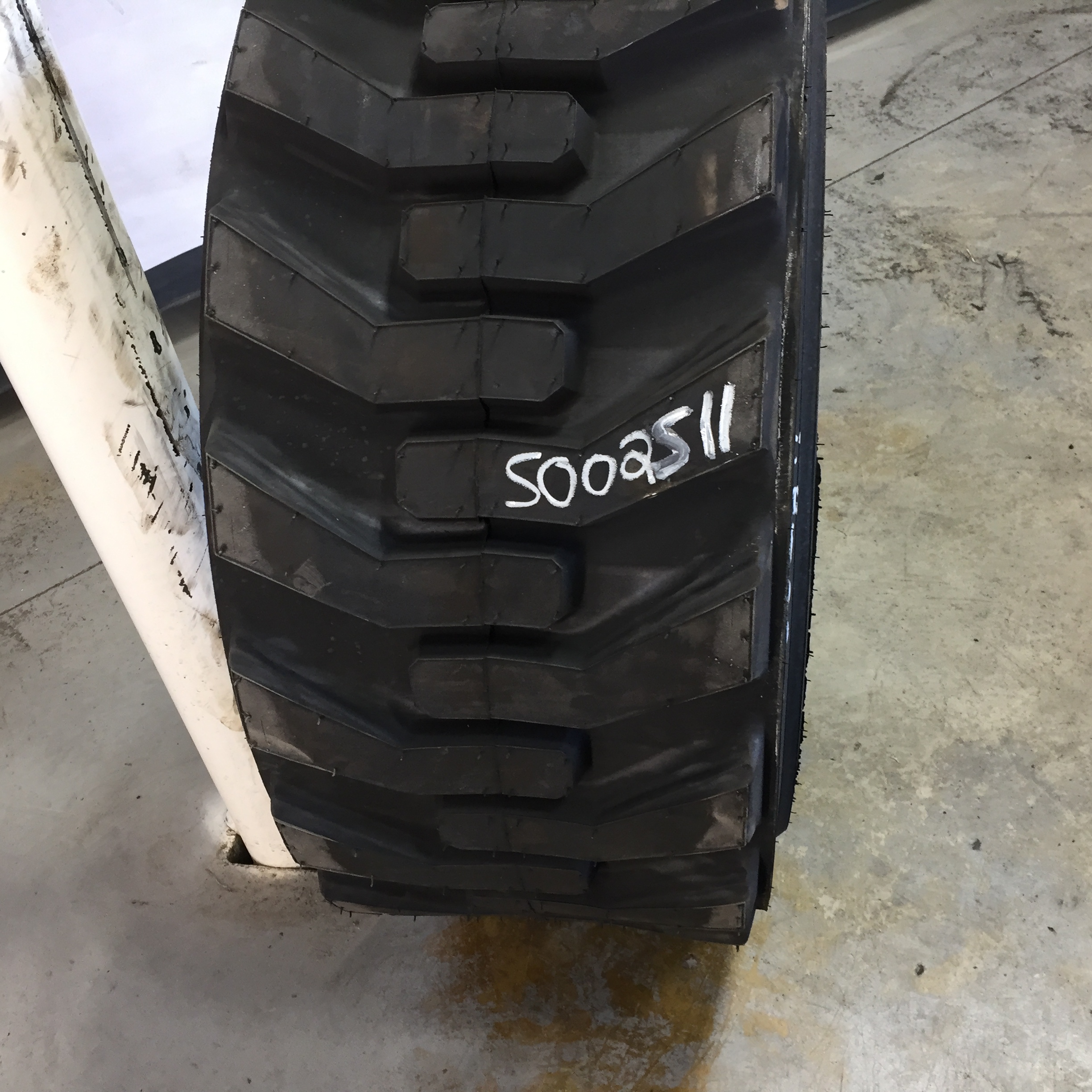 14/-17.5 Titan Farm HD2000 II SS R-4 Tire S002511