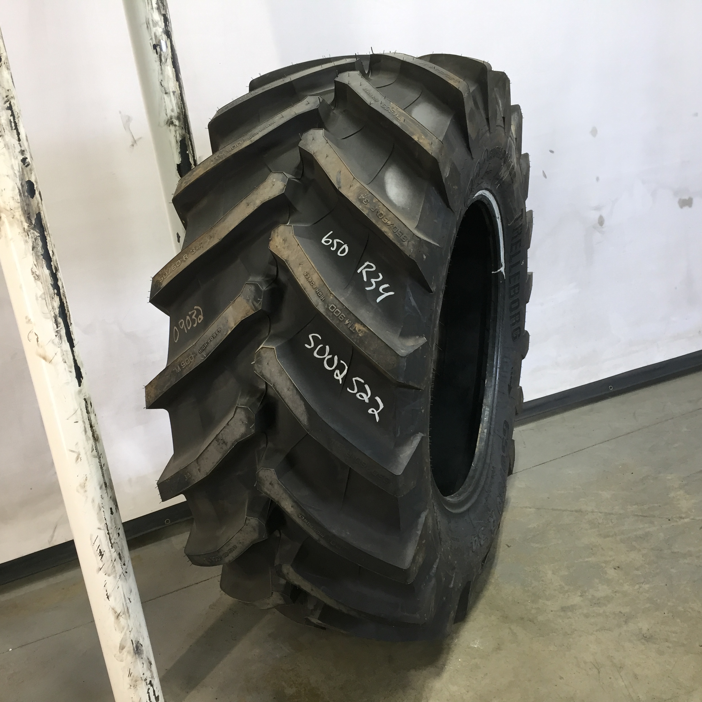 650/60R34 Trelleborg TM900 High Power R-1W Tire S002522