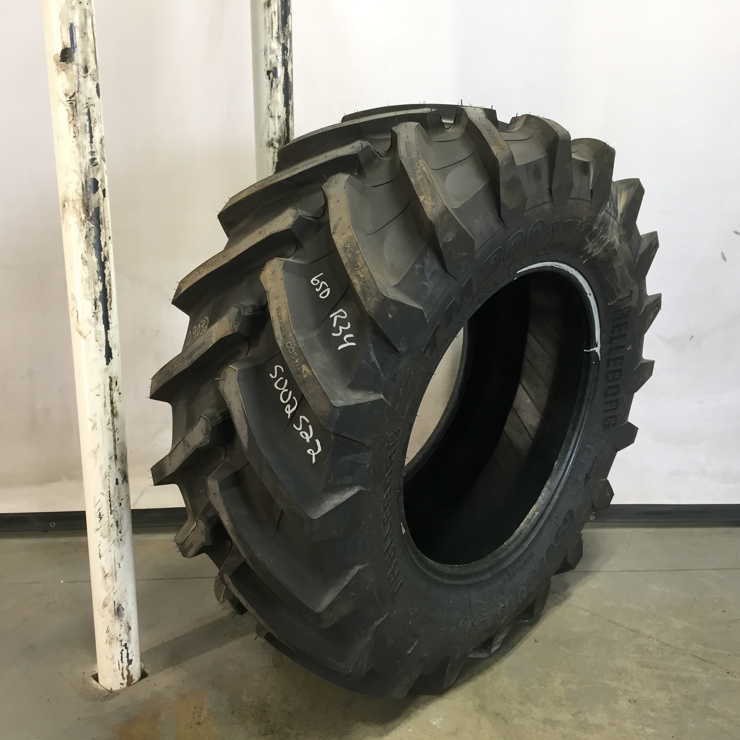 650/60R34 Trelleborg TM900 High Power R-1W Tire S002522