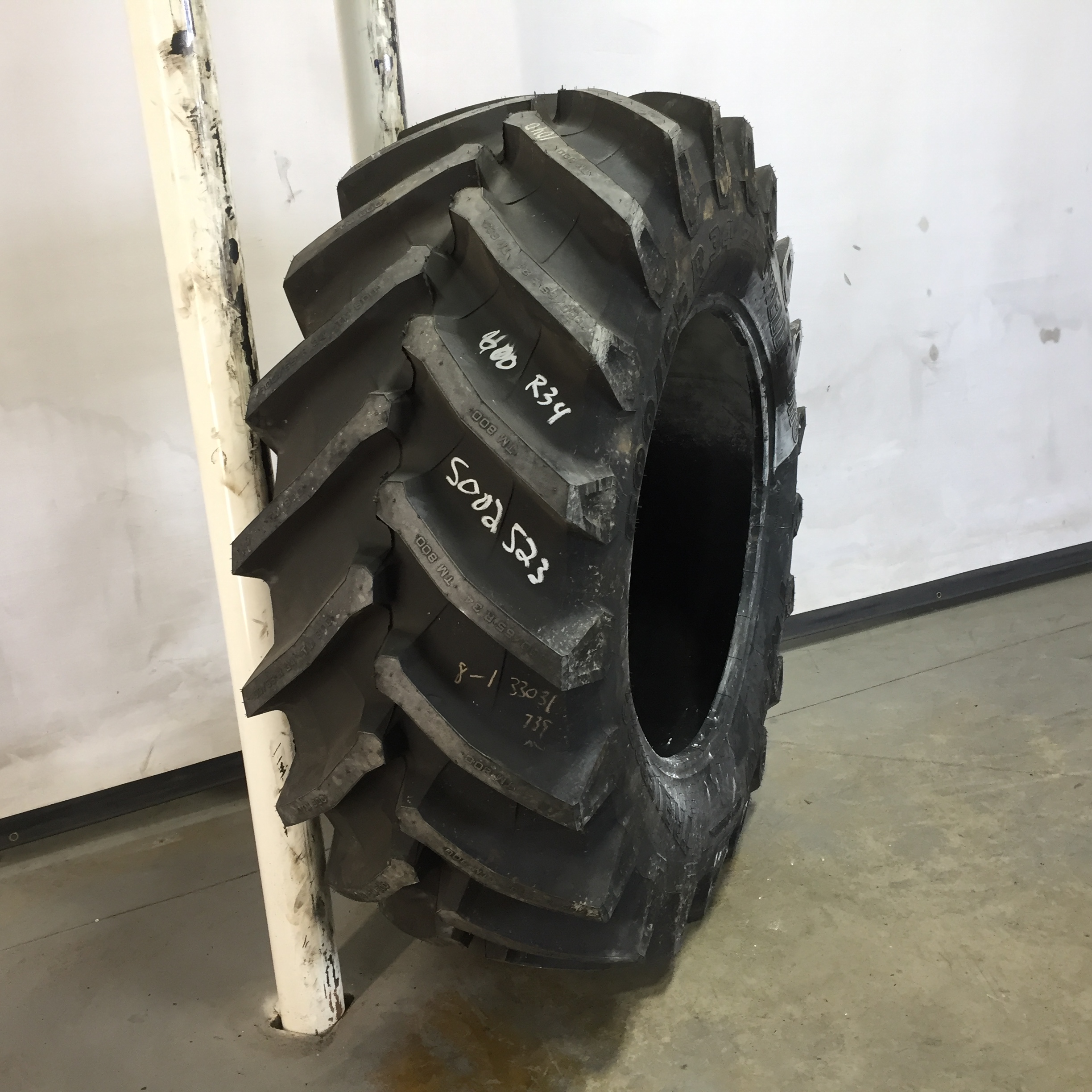 600/65R34 Trelleborg TM800 High Speed R-1W Tire S002523