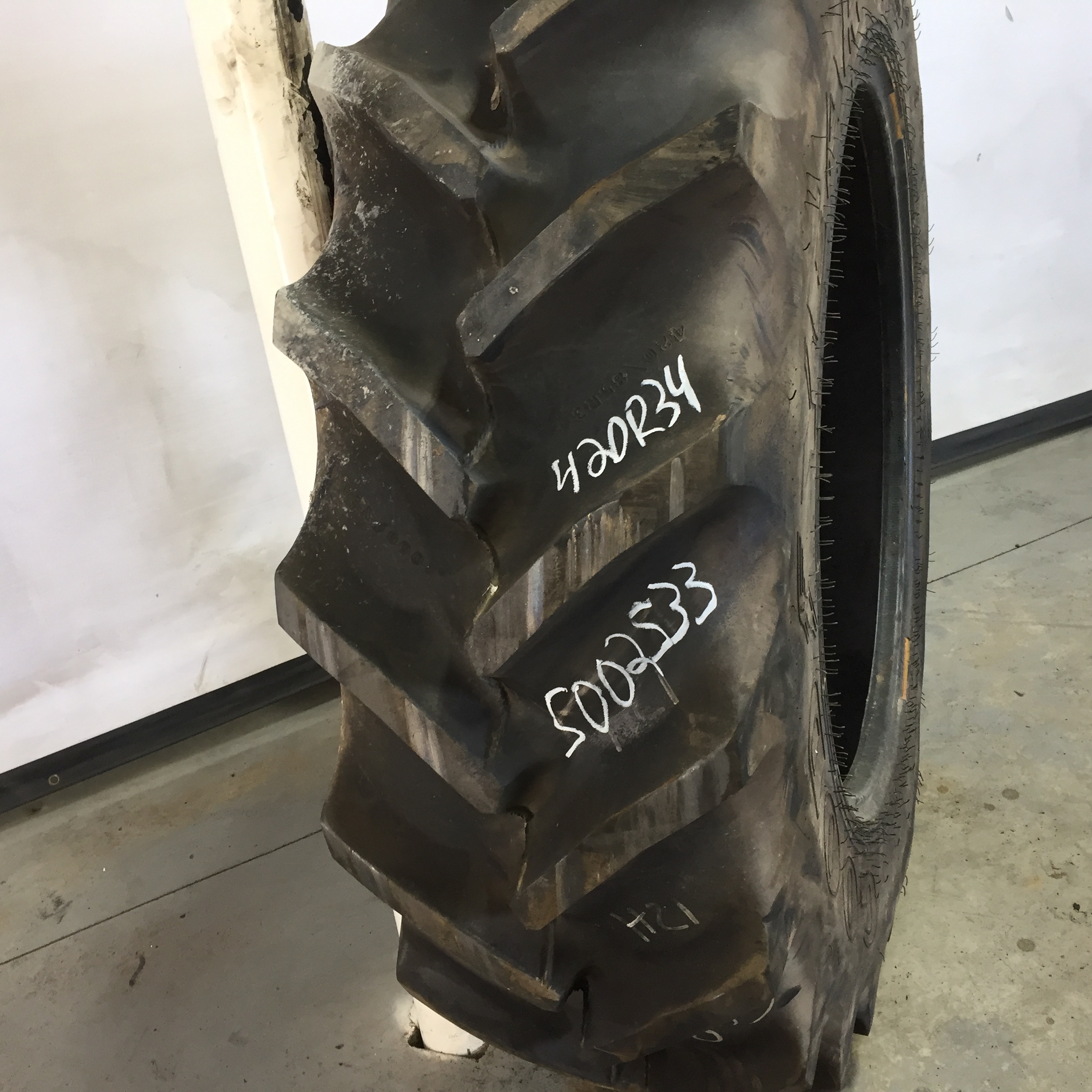 420/85R34 Goodyear Farm Super Traction Radial R-1W Tire S002533