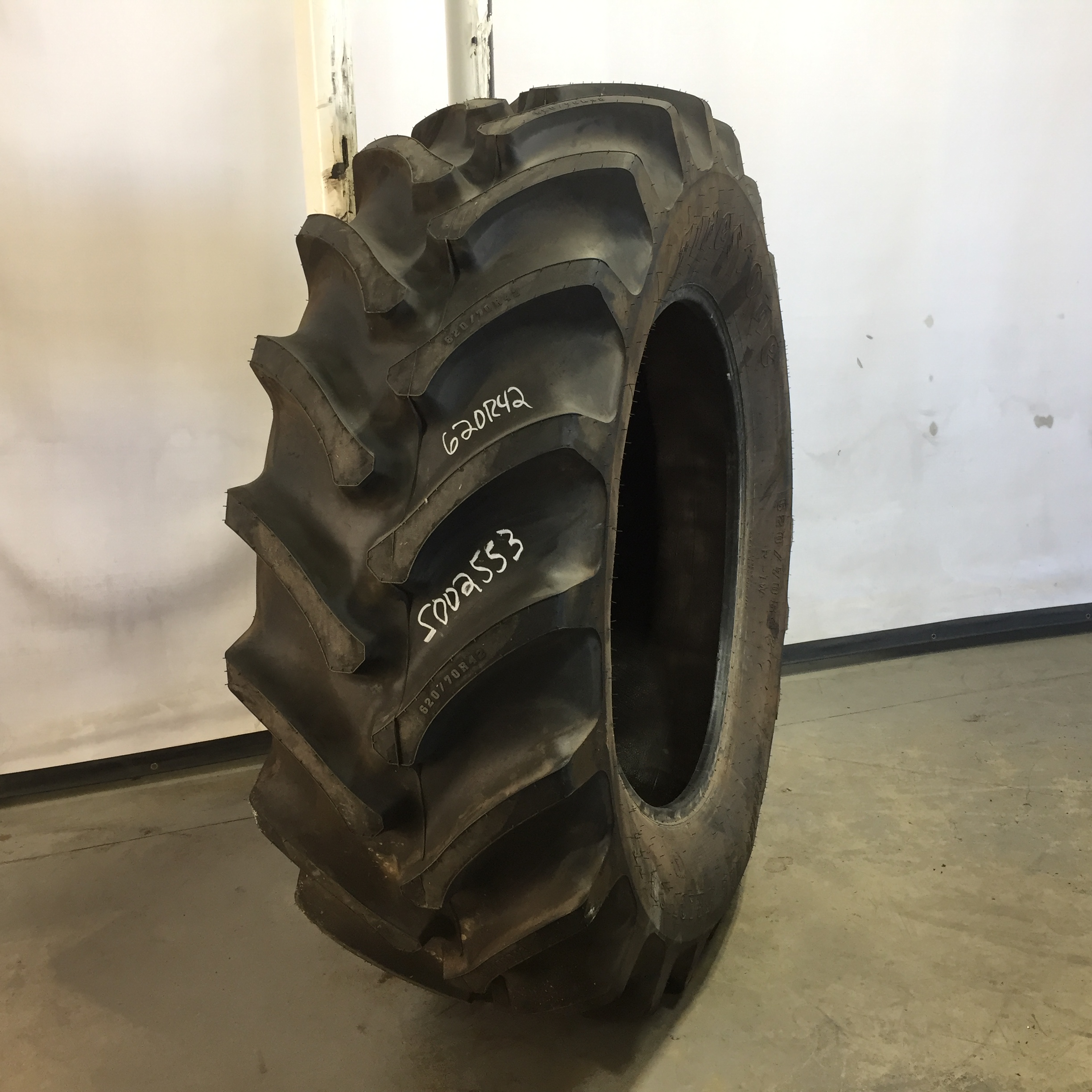 620/70R42 Firestone Radial All Traction DT R-1W Tire S002553