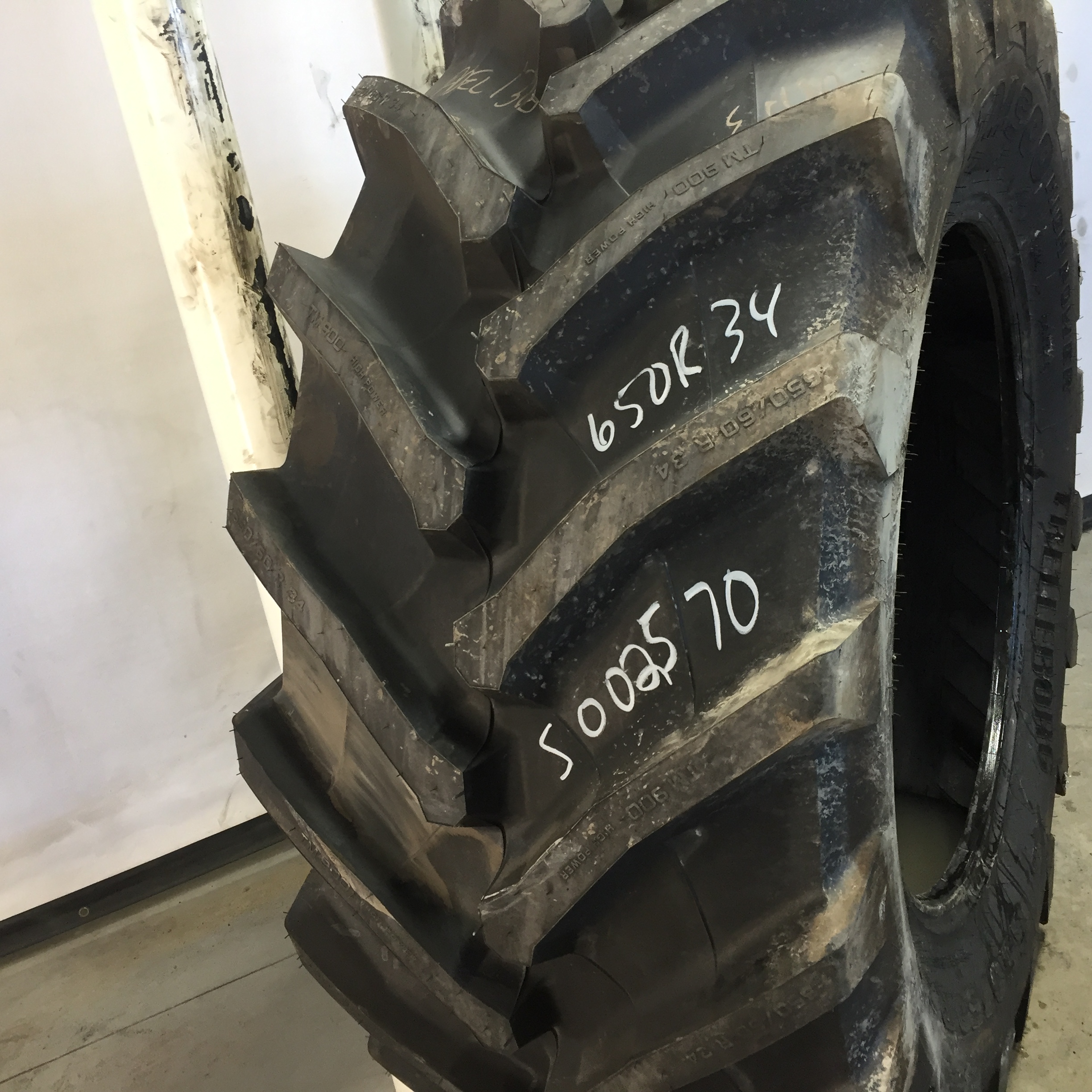 650/60R34 Trelleborg TM900 High Power R-1W Tire S002570
