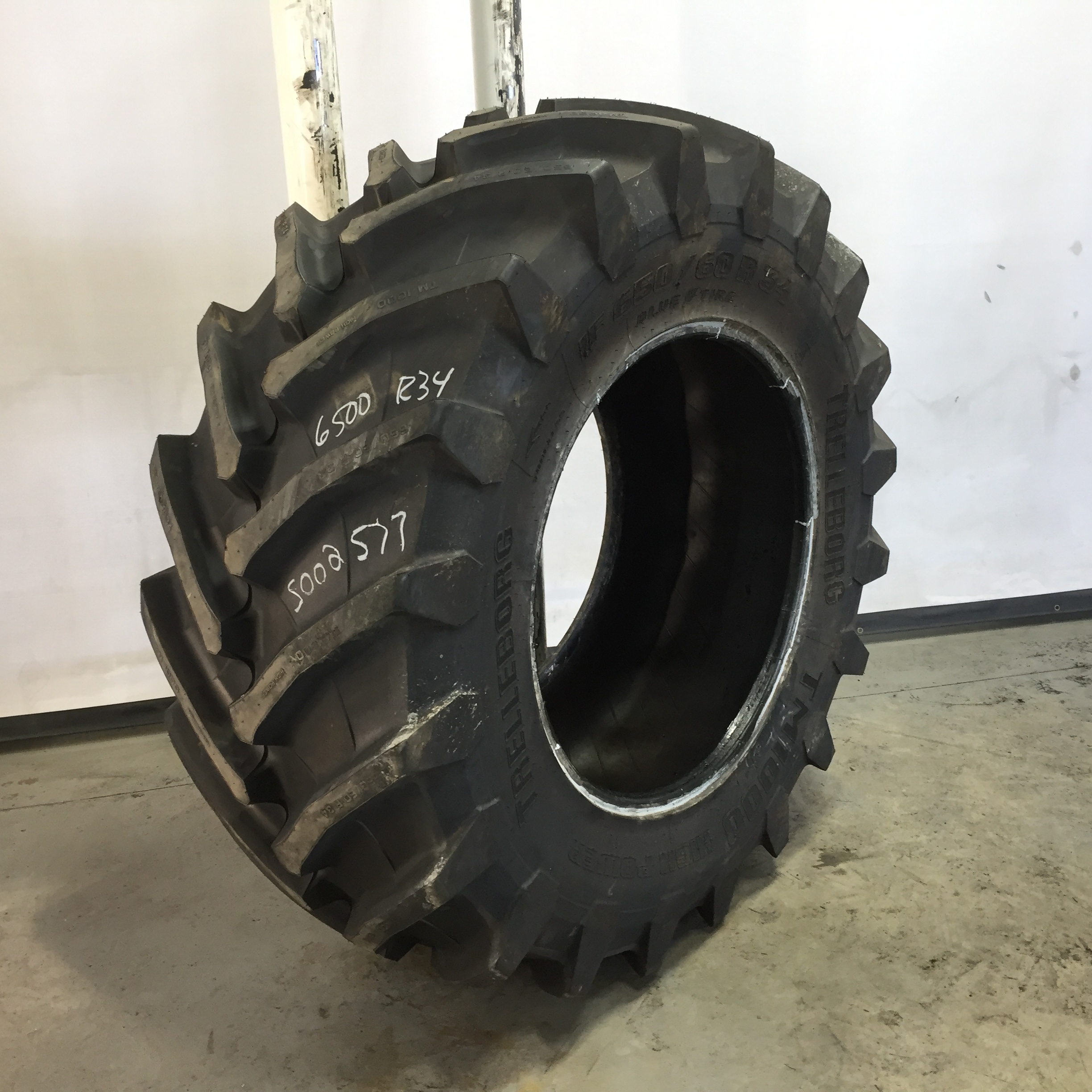 650/60R34 Trelleborg TM1000 High Power R-1W Tire S002577