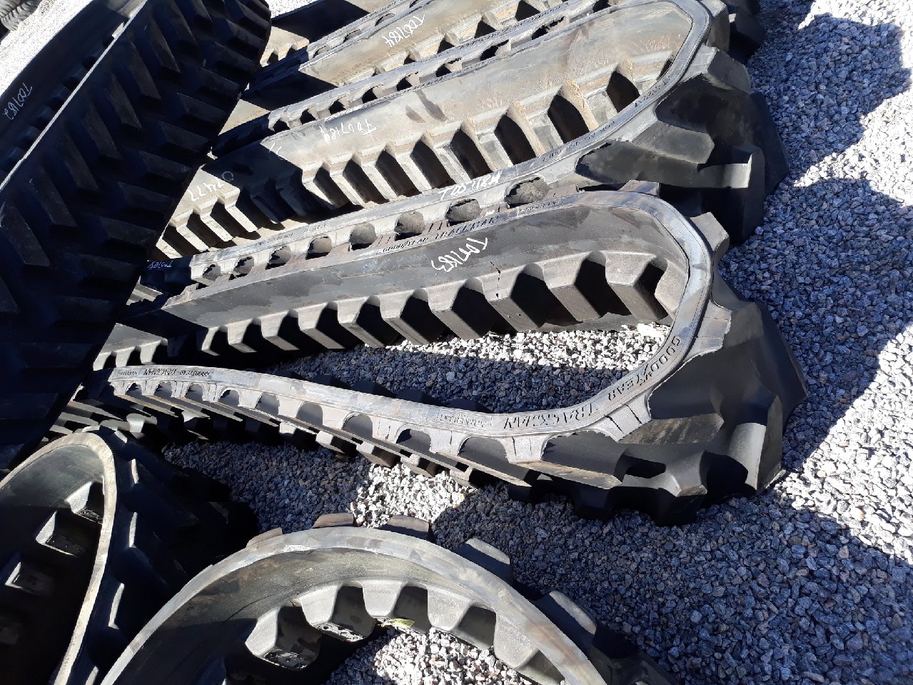 16'' Goodyear Trackman Track for Case IH Rowtrac T007183