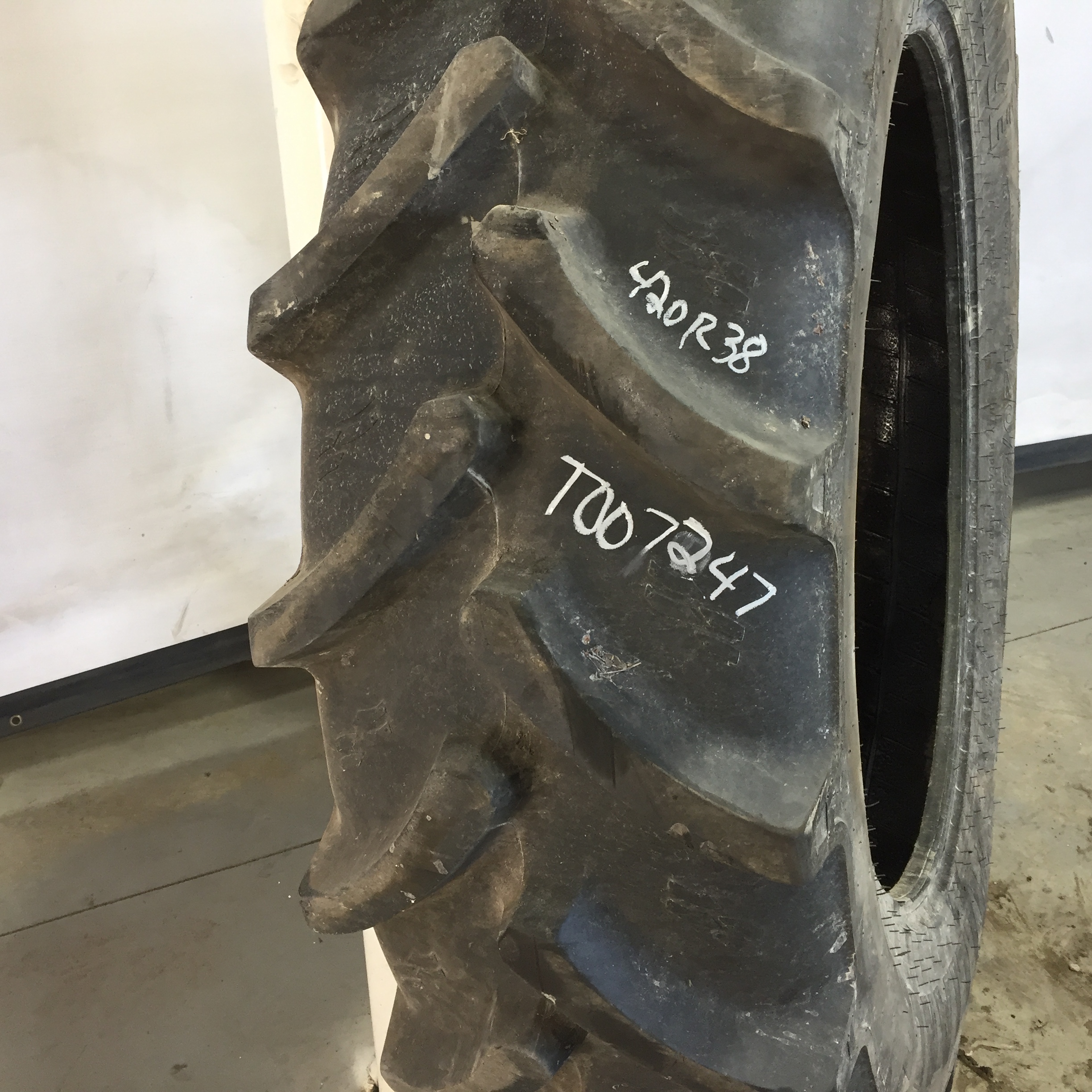 420/85R38 Alliance 846 Farm Pro II 85 Series R-1W Tire T007247