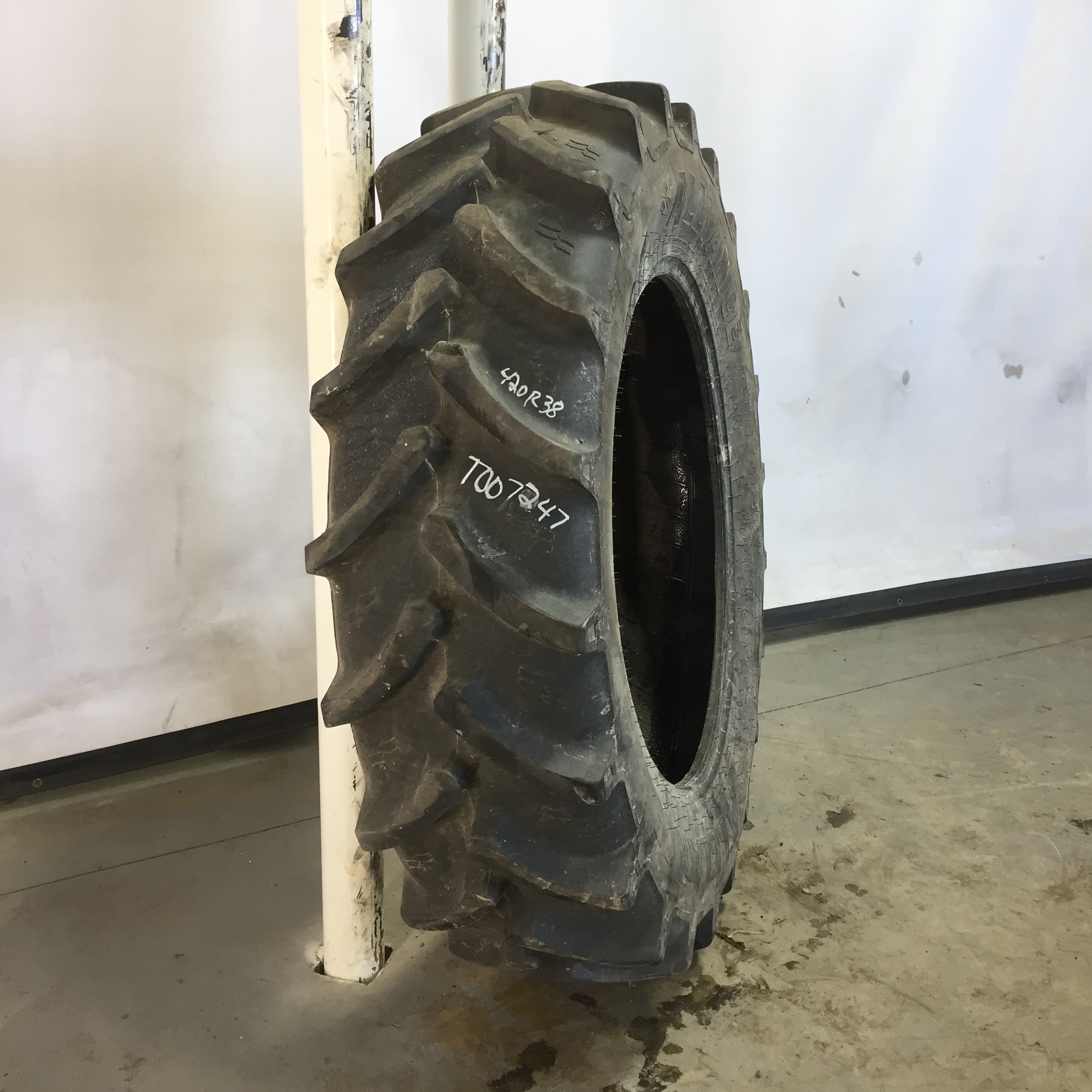 420/85R38 Alliance 846 Farm Pro II 85 Series R-1W Tire T007247
