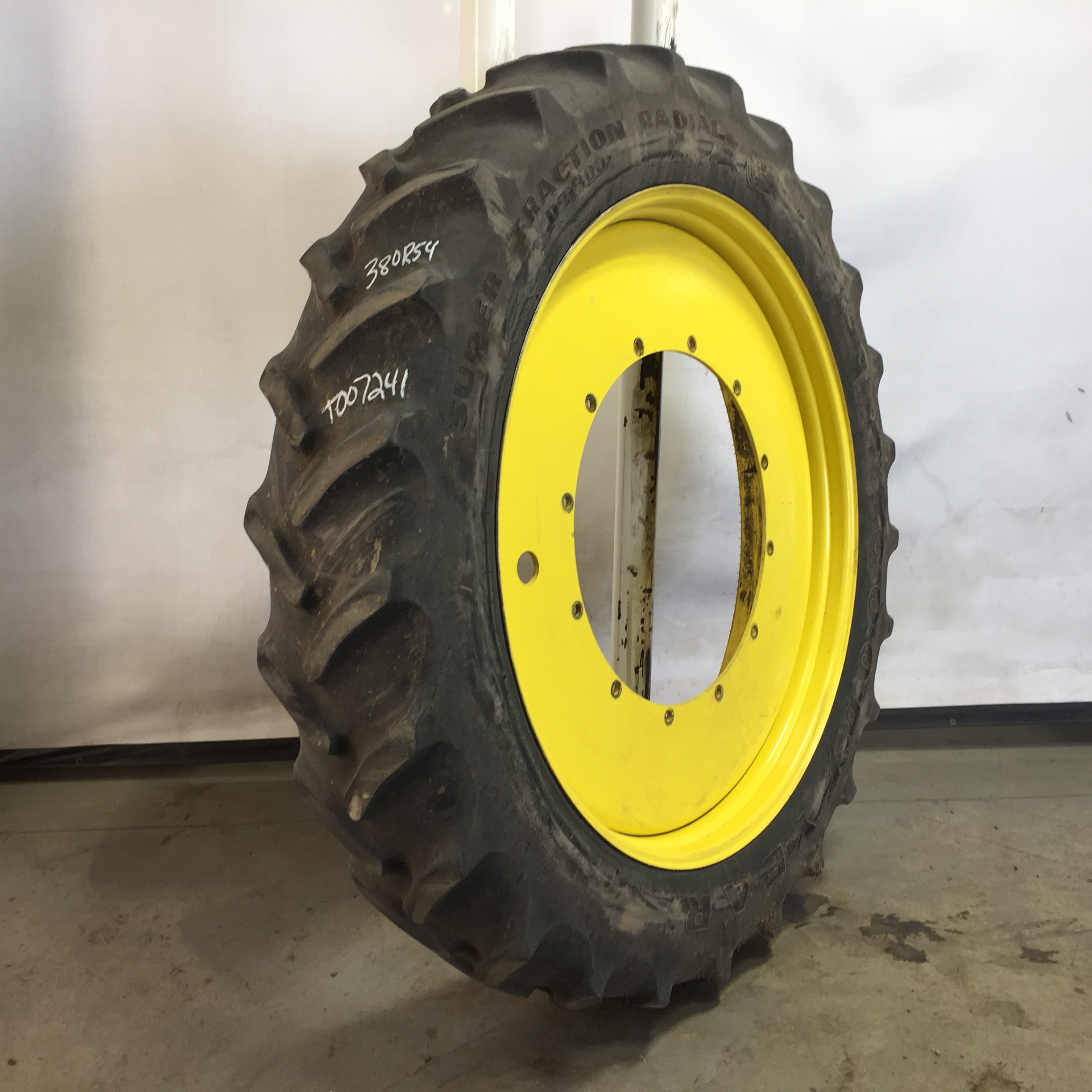380/90R54 Goodyear Farm DT800 Super Traction R-1W Tire RT007241