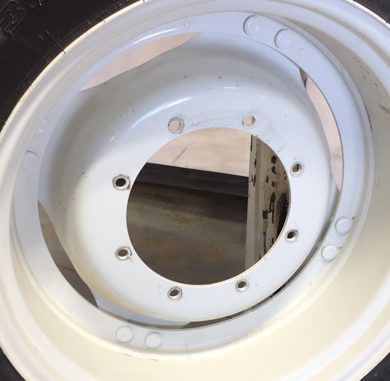 28'' Stub Disc (groups of 2 bolts) Rim Center WT007264CTR