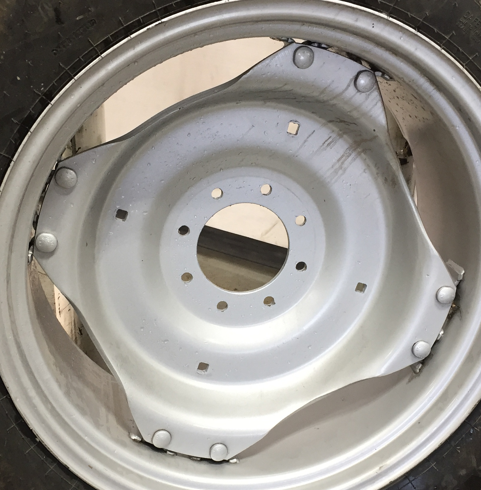 28''-30'' Rim with Clamp/Loop Style (groups of 2 bolts) Rim Center WT007289CTR
