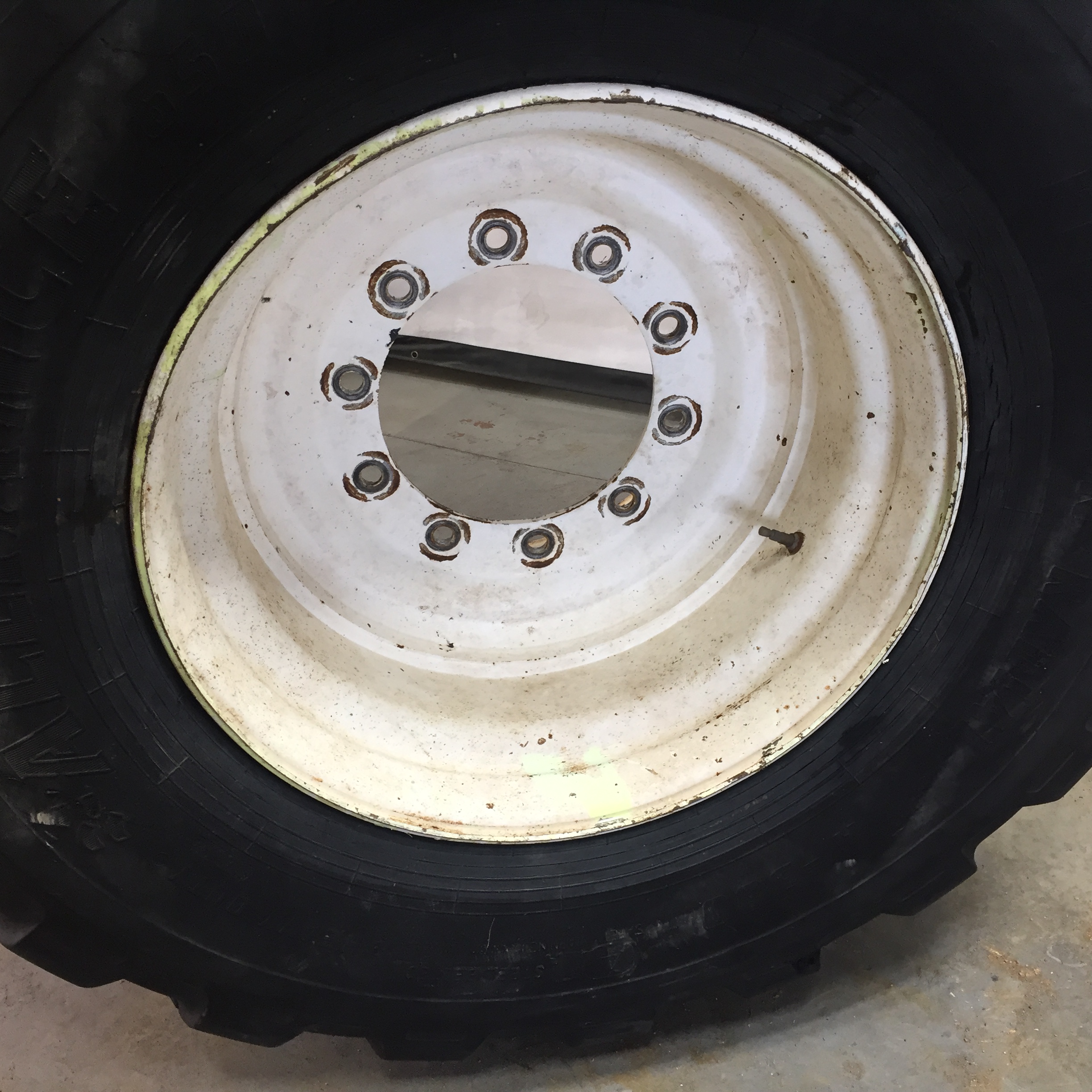 650/55R26.5 Alliance 380 Flotation Radial I-2 Tire-Wheel Assembly T007316