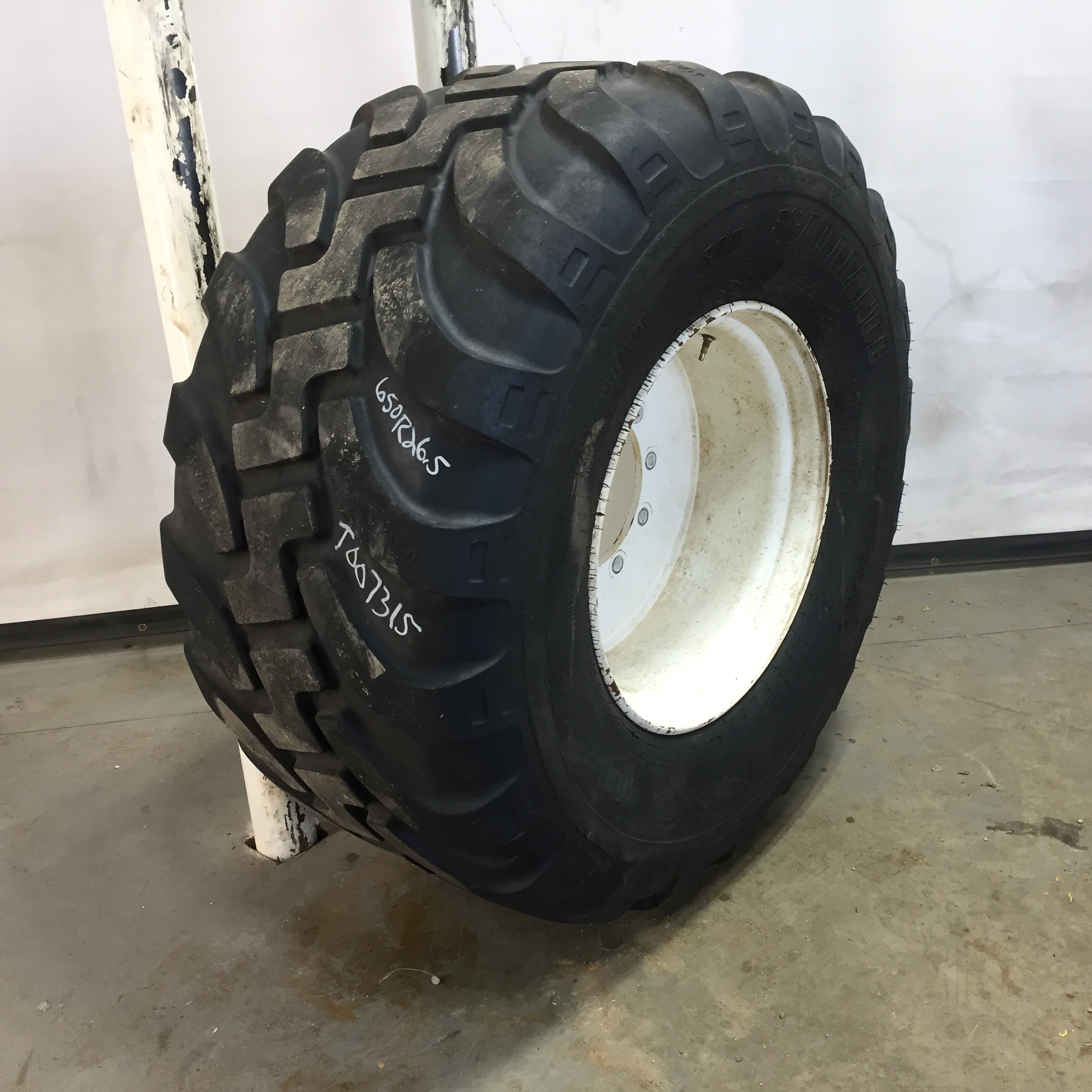 650/55R26.5 Alliance 380 Flotation Radial I-2 Tire RT007315