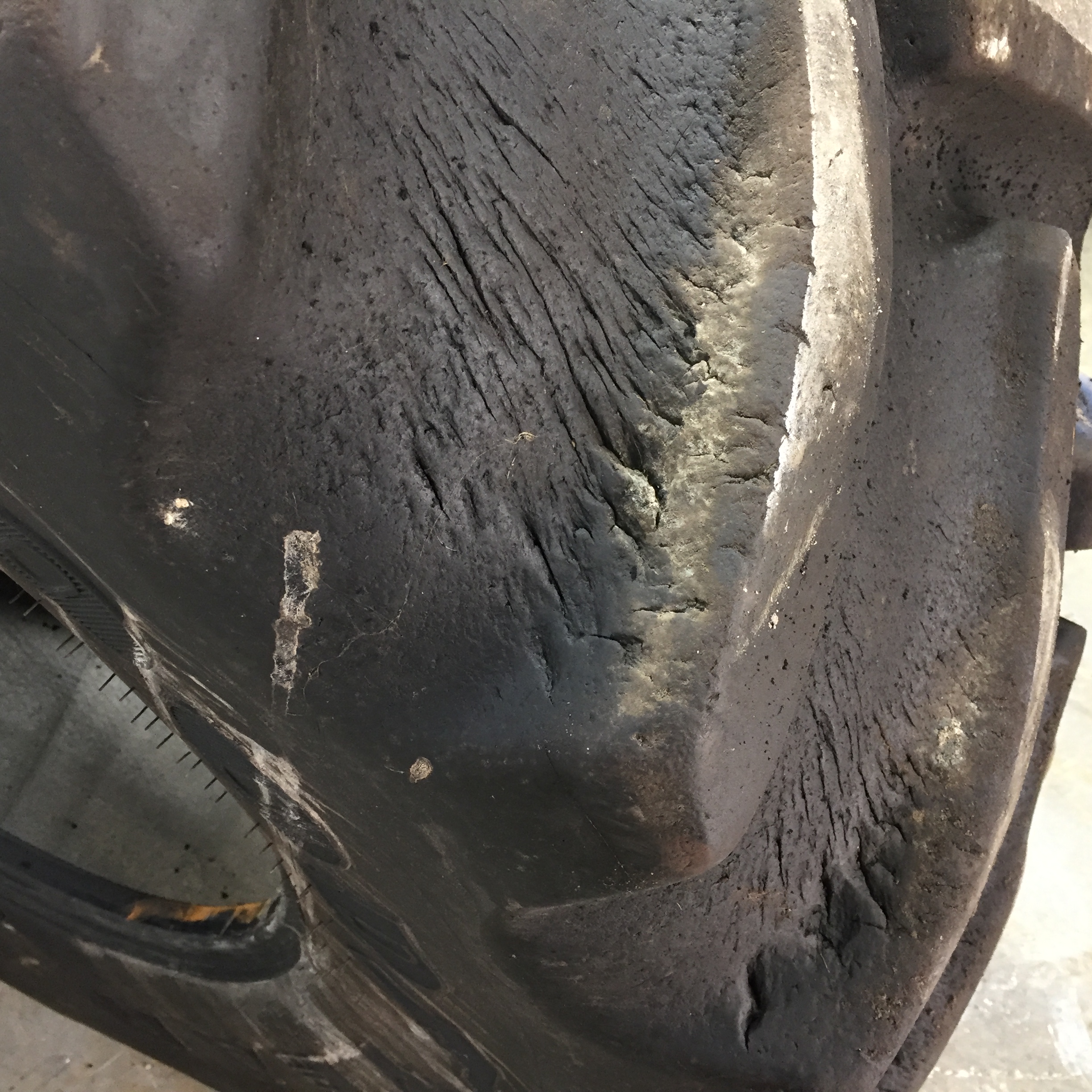 600/65R28 Goodyear Farm DT820 Super Traction R-1W Tire T007325