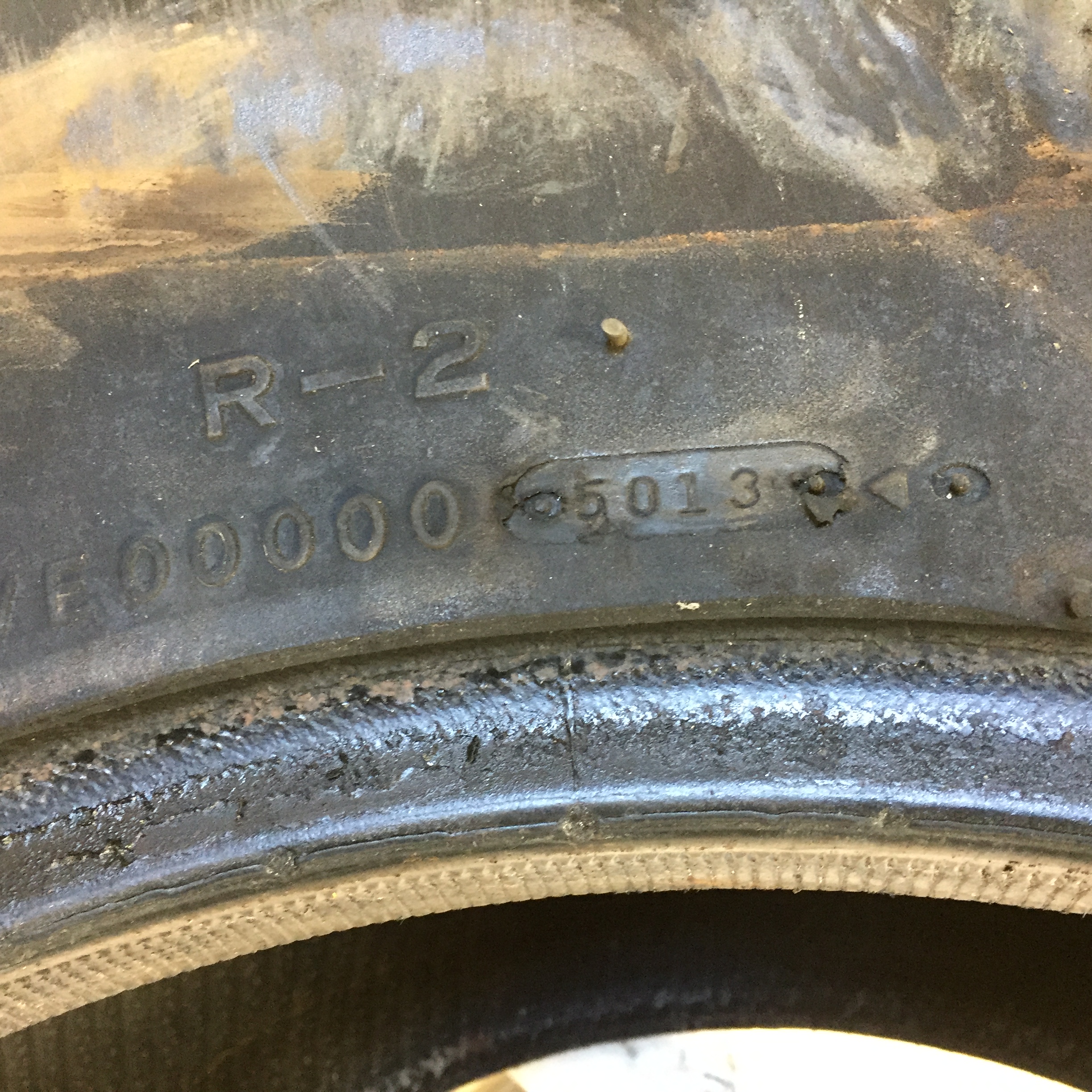 16.9/-26 Firestone Champion Spade Grip R-2 Tire T007446