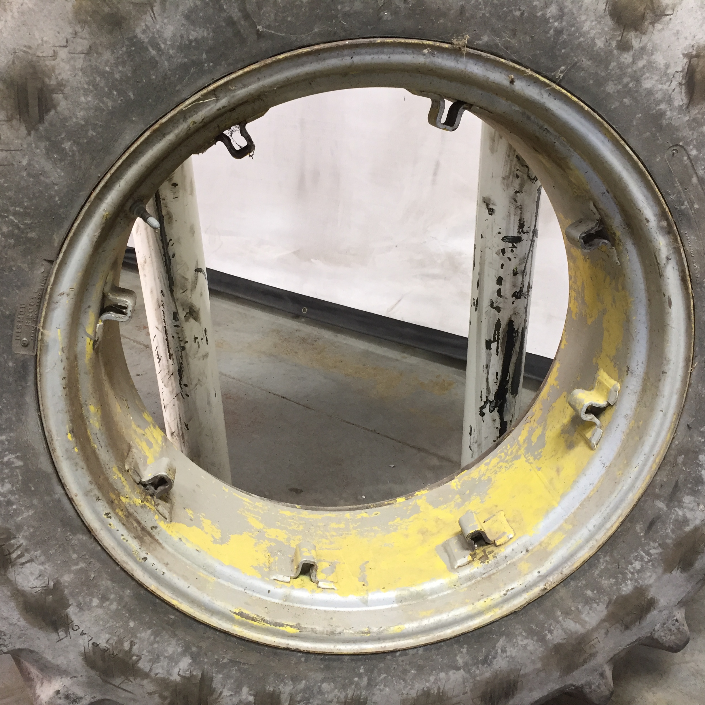 30''D x 13''W Rim with Clamp/Loop Style Wheel WT007385