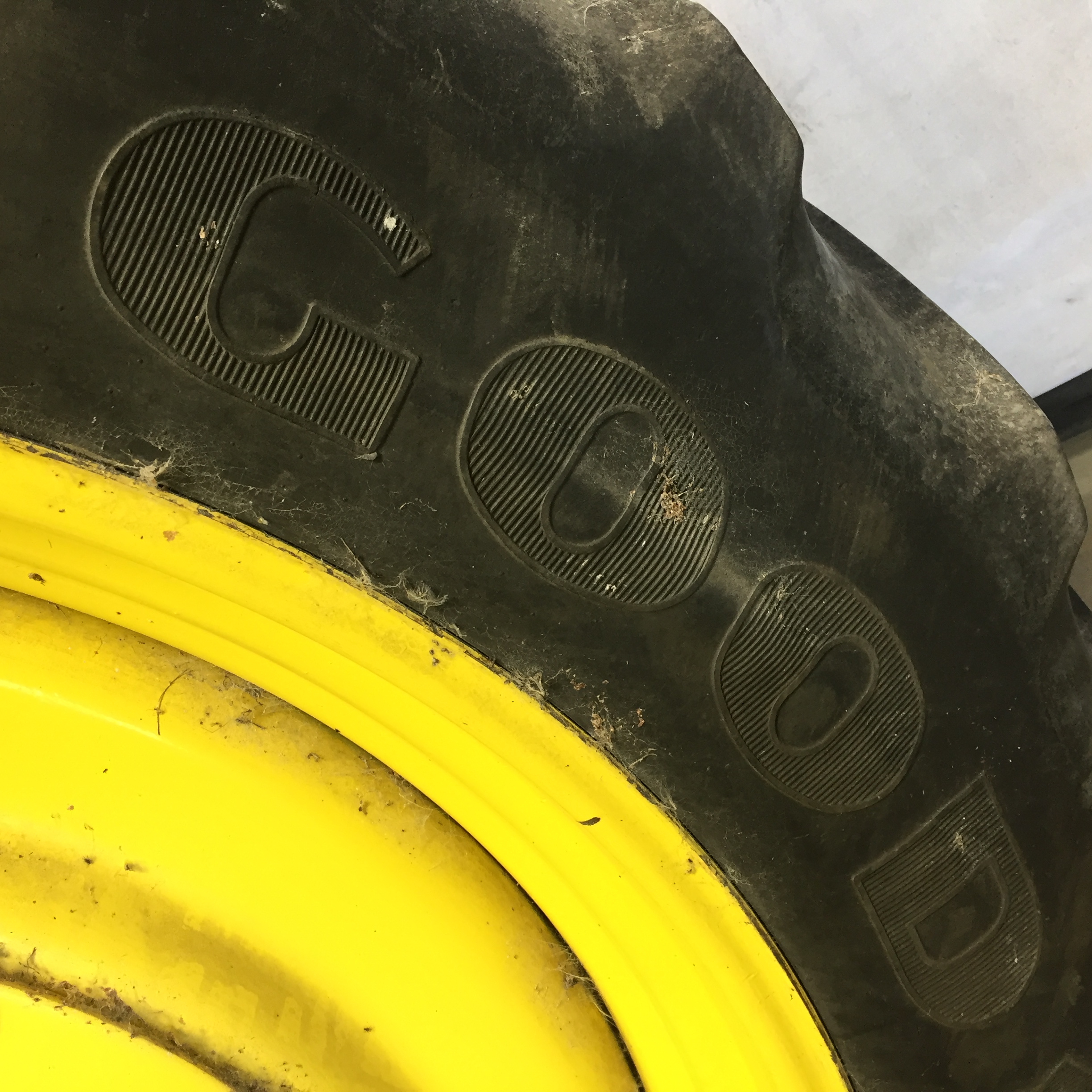 380/90R50 Goodyear Farm DT800 Optitrac R-1W Tire RT007342
