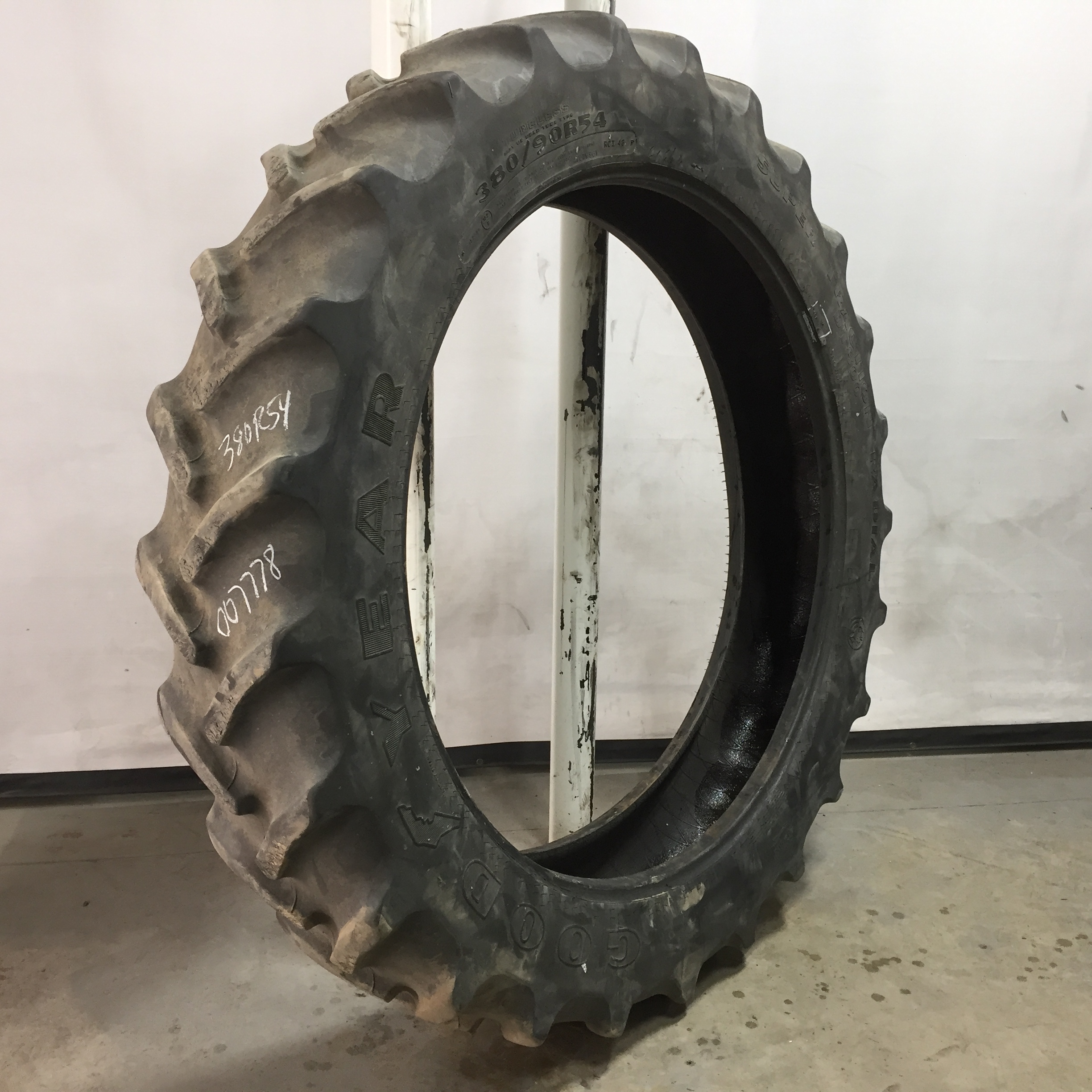 380/90R54 Goodyear Farm DT800 Super Traction R-1W Tire 007778