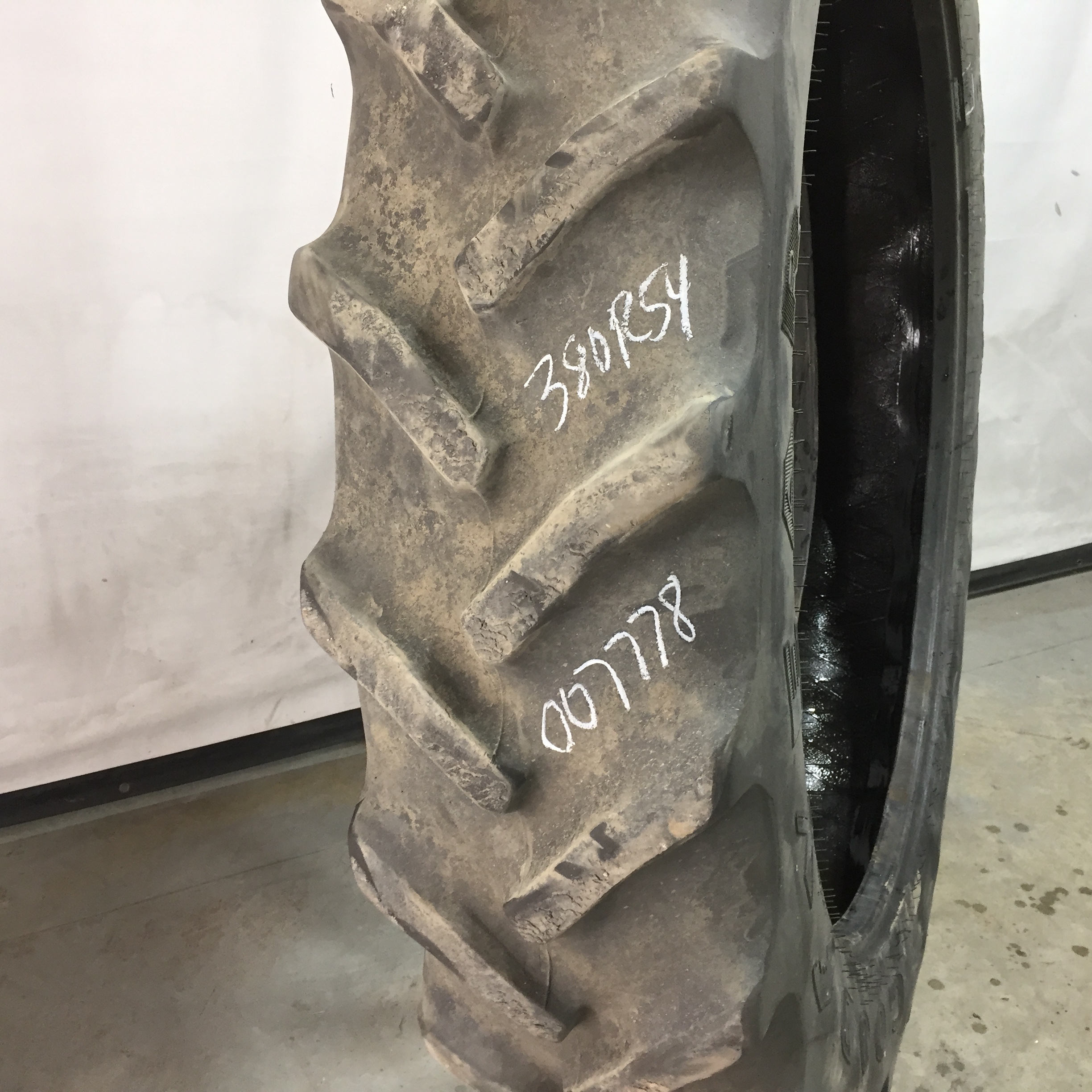 380/90R54 Goodyear Farm DT800 Super Traction R-1W Tire 007778
