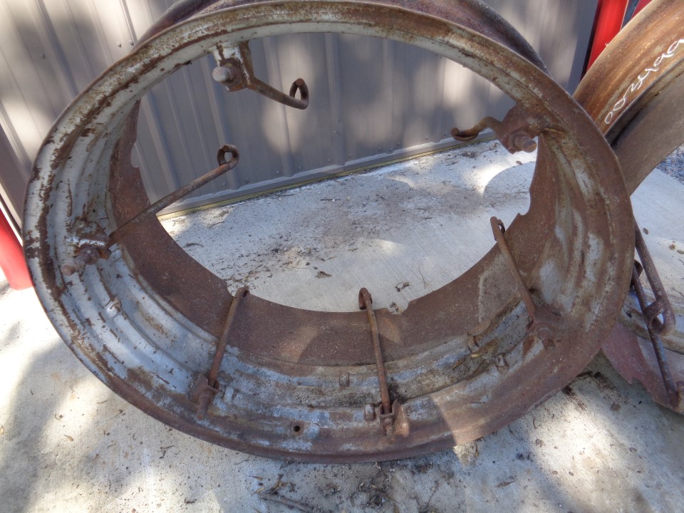 38''D x 11''W Band Dual w/Bkts Wheel T003499