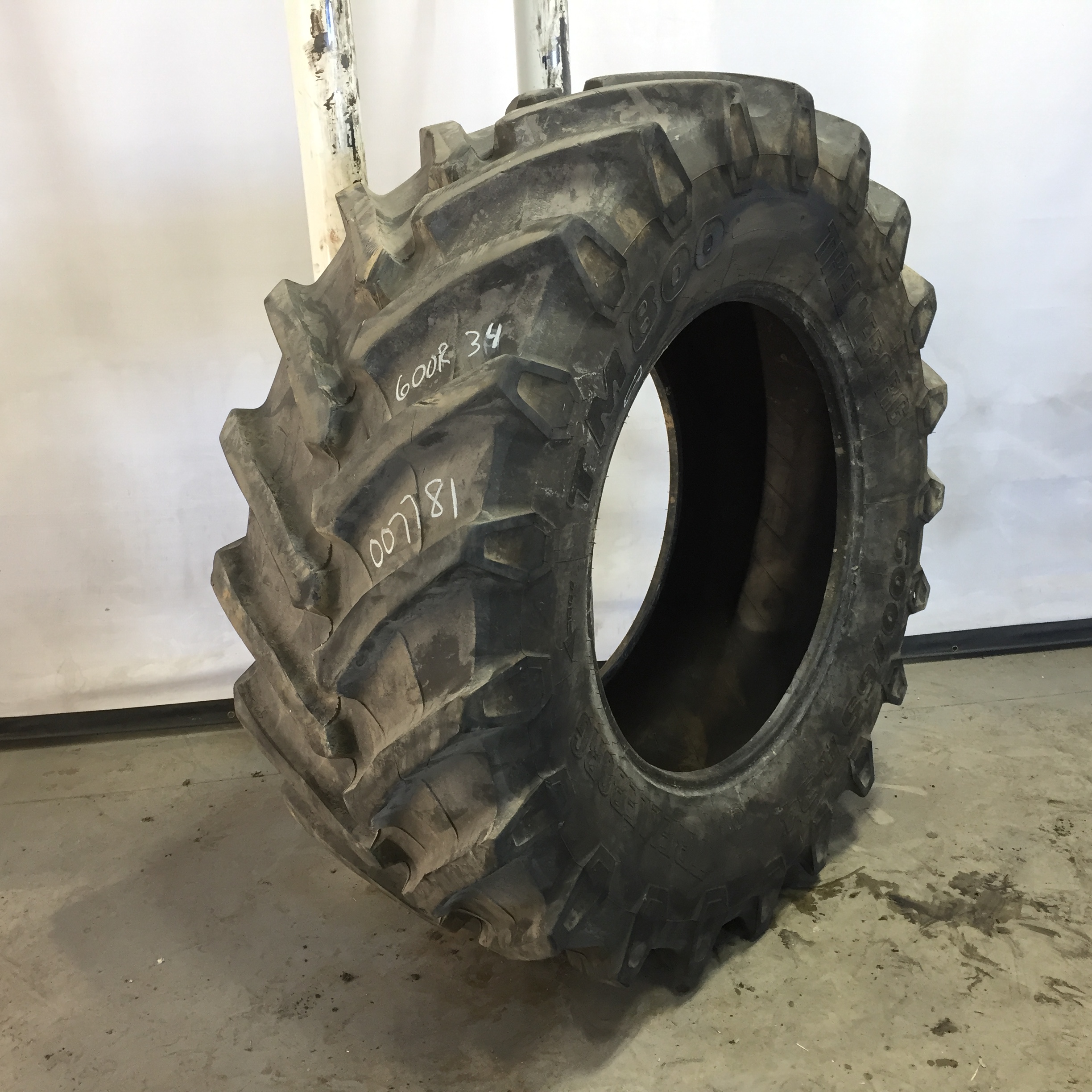 600/65R34 Trelleborg TM800 R-1W Tire 007781
