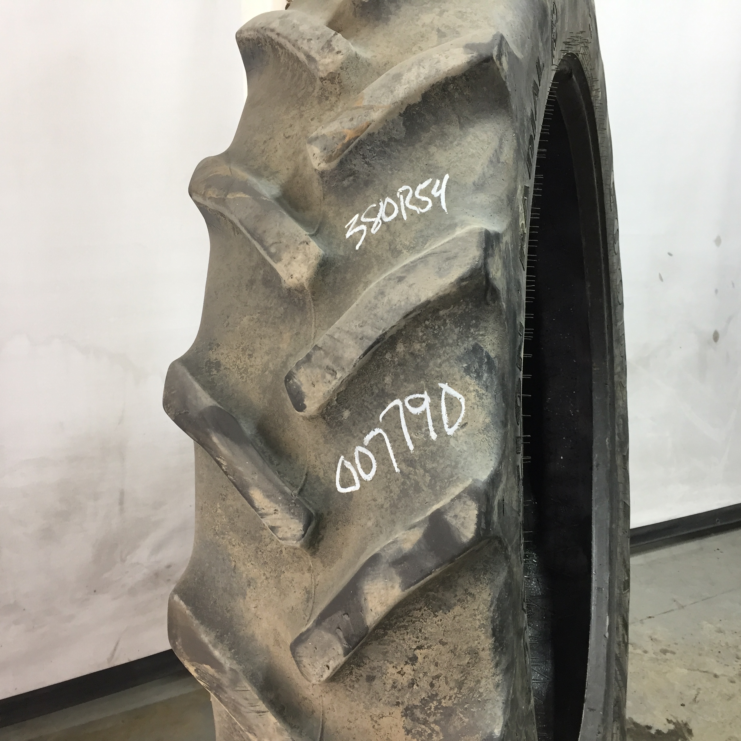 380/90R54 Goodyear Farm DT800 Super Traction R-1W Tire 007790