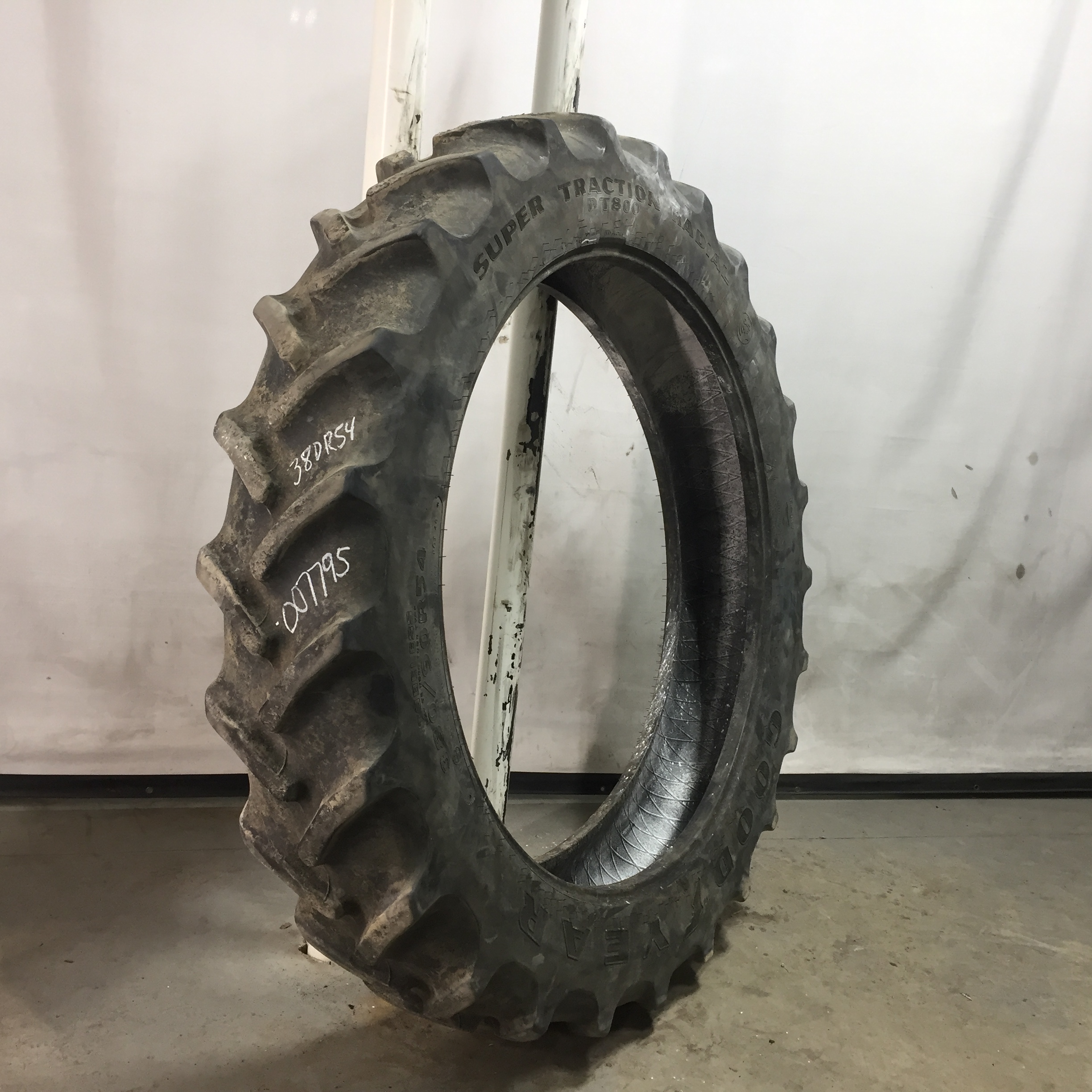 380/90R54 Goodyear Farm DT800 Super Traction R-1W Tire 007795