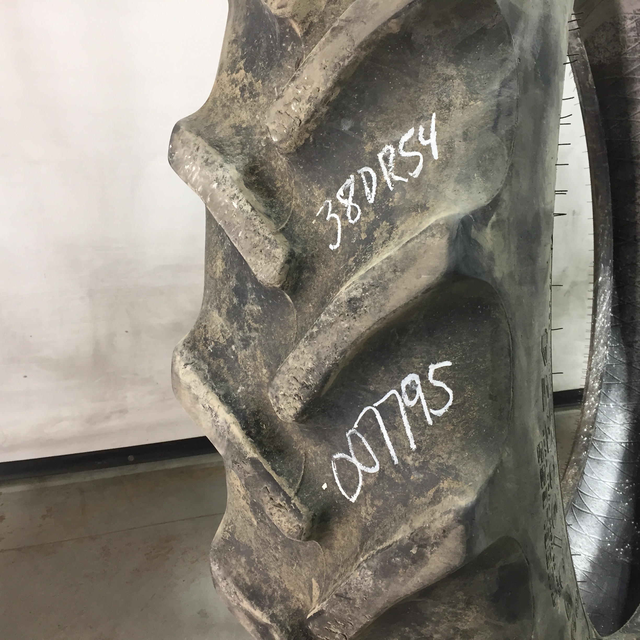 380/90R54 Goodyear Farm DT800 Super Traction R-1W Tire 007795