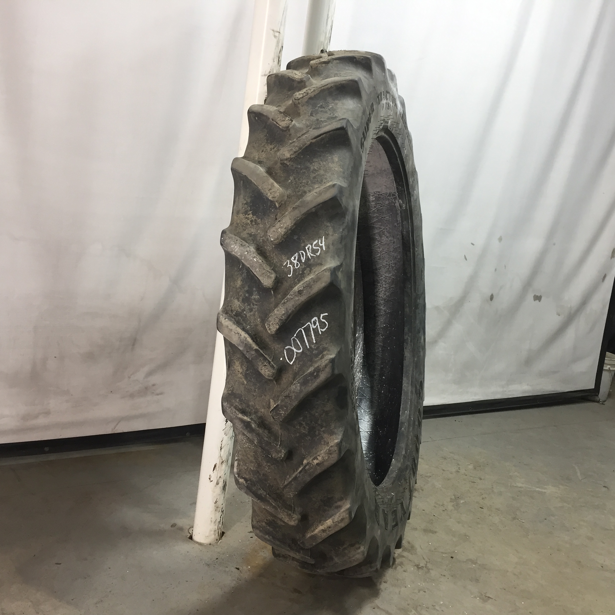 380/90R54 Goodyear Farm DT800 Super Traction R-1W Tire 007795