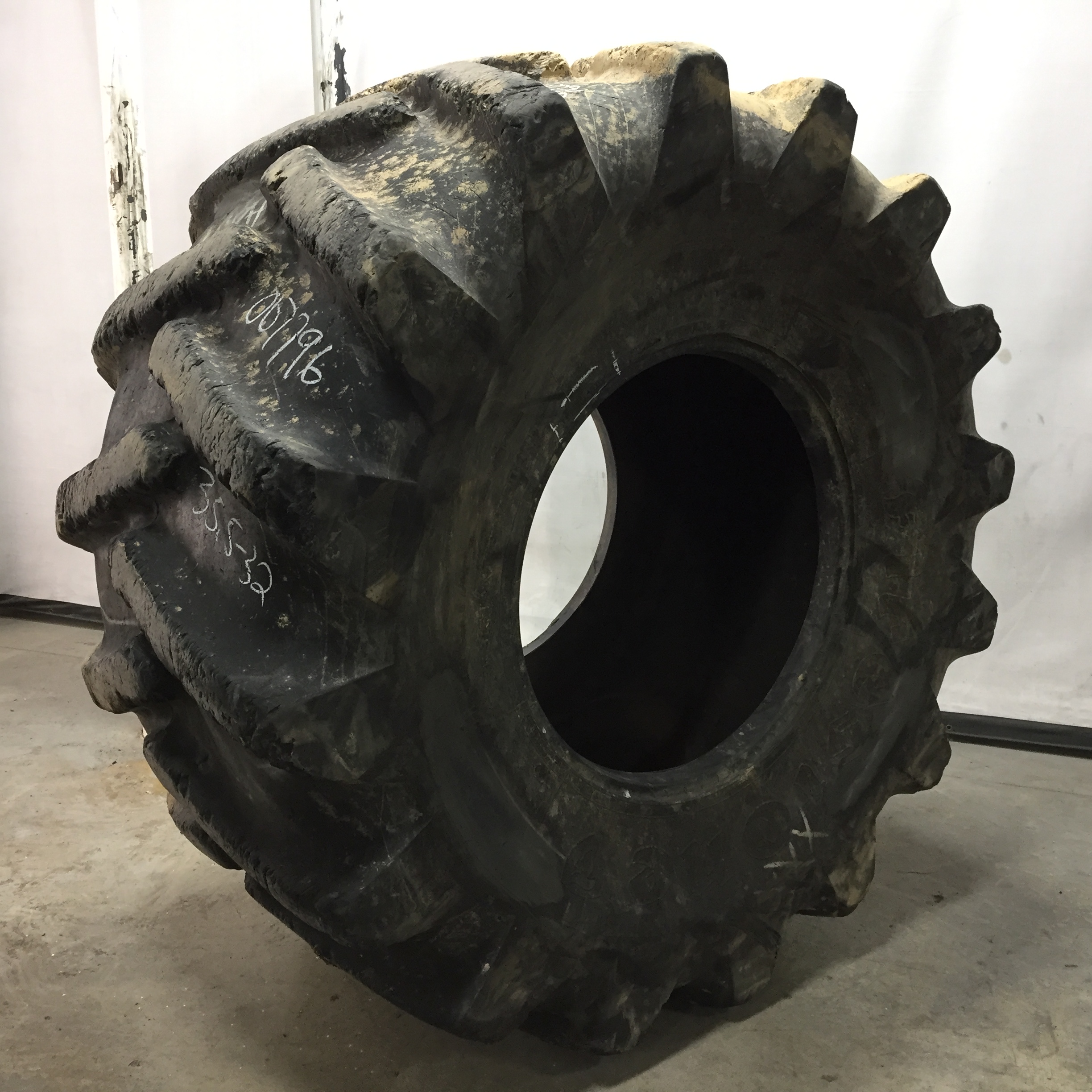 35.5/LB32 Firestone Forestry Special Severe Service DH LS-2 Tire 007796