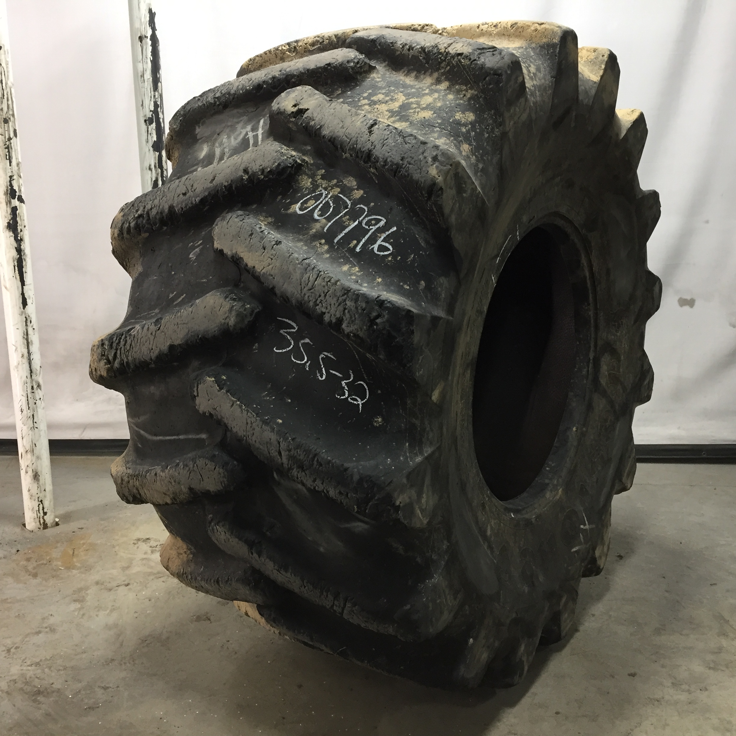 35.5/LB32 Firestone Forestry Special Severe Service DH LS-2 Tire 007796