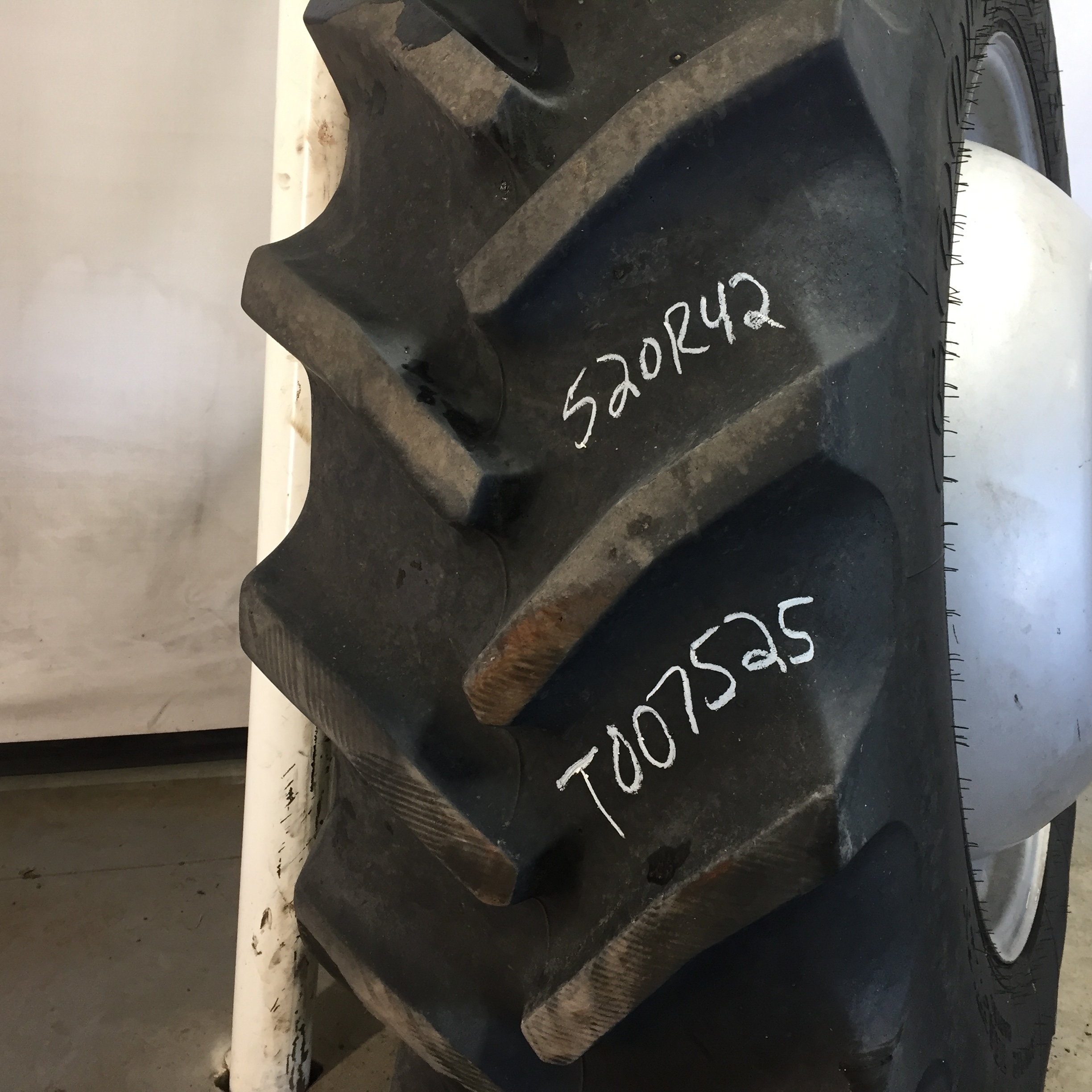 520/85R42 Goodyear Farm Super Traction Radial R-1W Tire RT007525