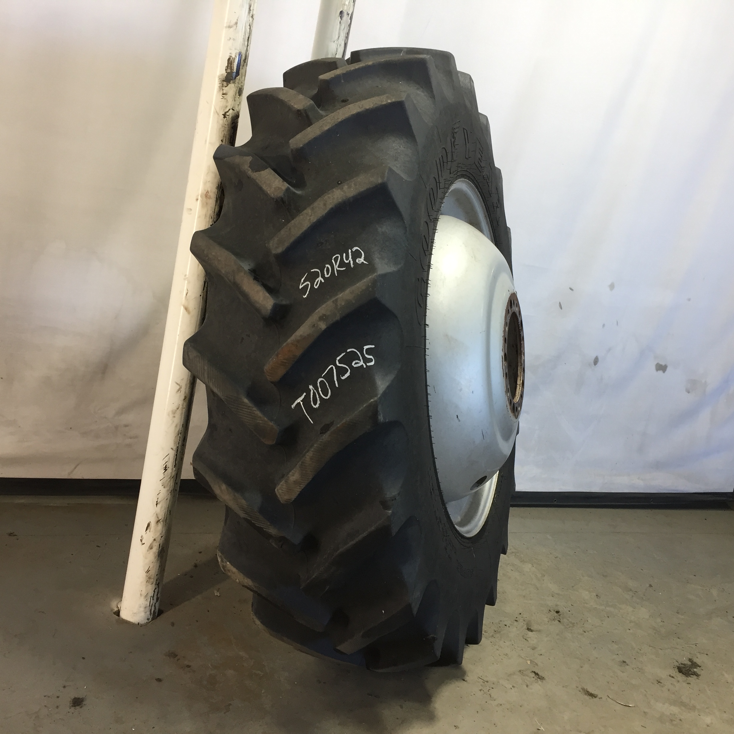 520/85R42 Goodyear Farm Super Traction Radial R-1W Tire RT007525