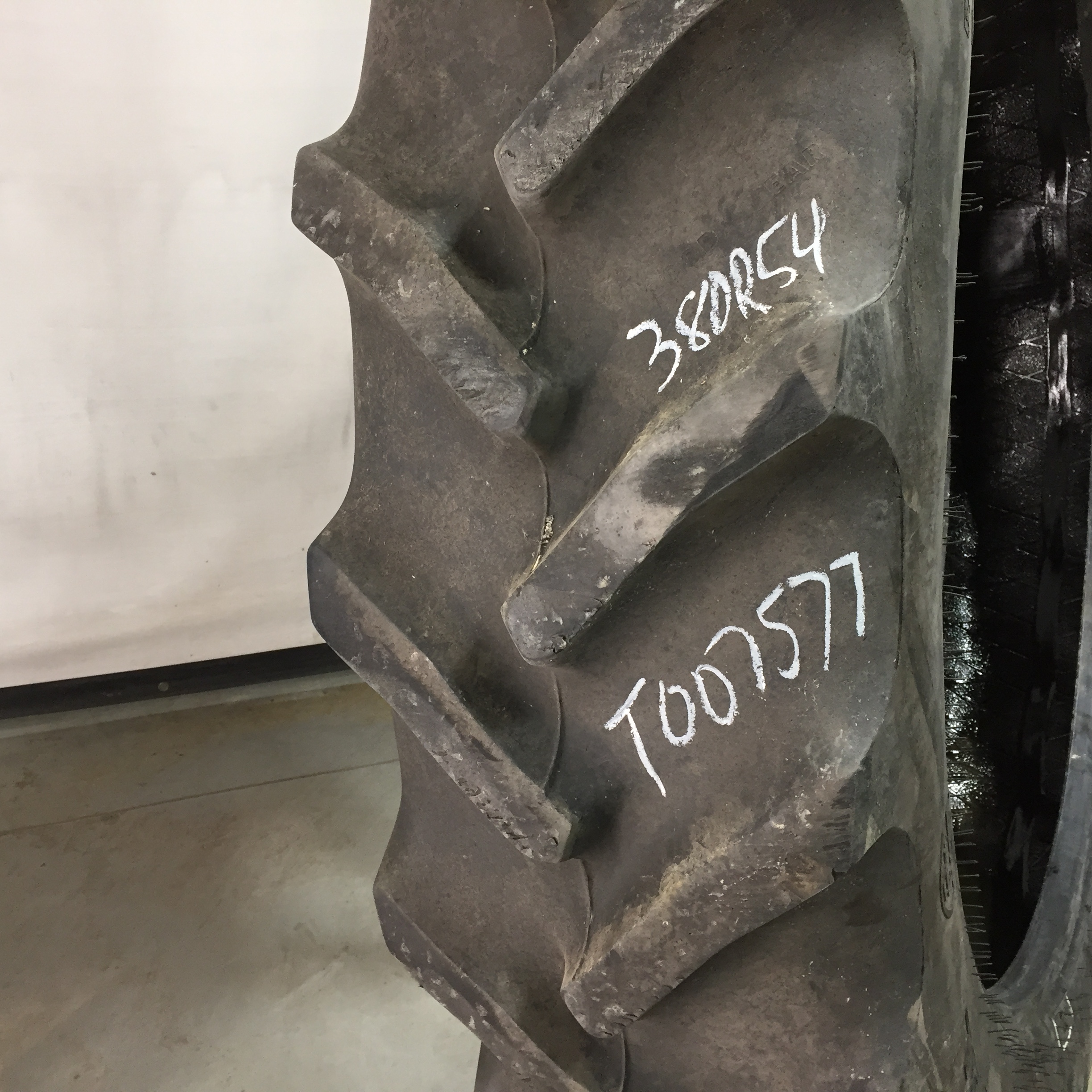 380/90R54 Goodyear Farm DT800 Super Traction R-1W Tire T007577