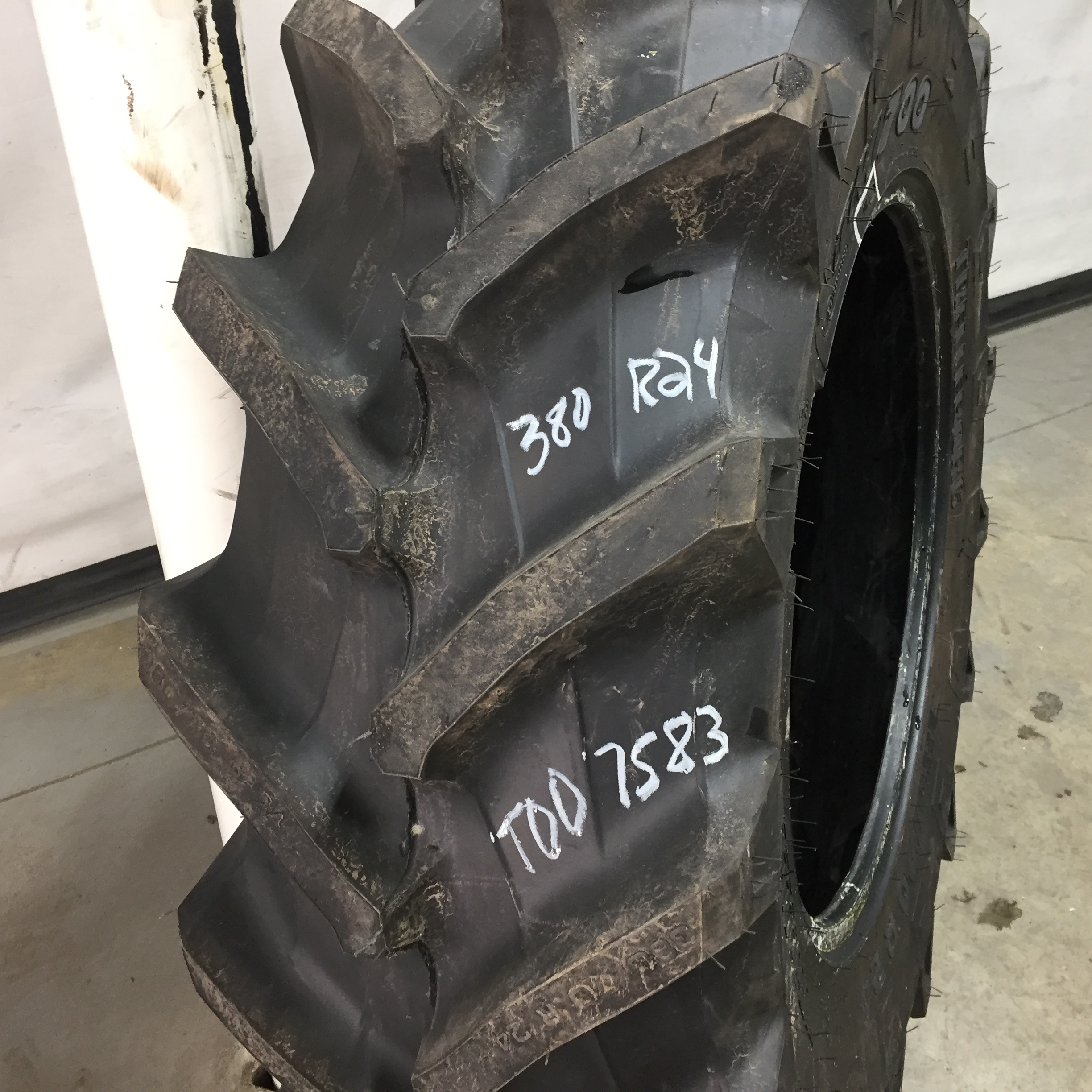 380/70R24 Trelleborg TM700 R-1W Tire T007583