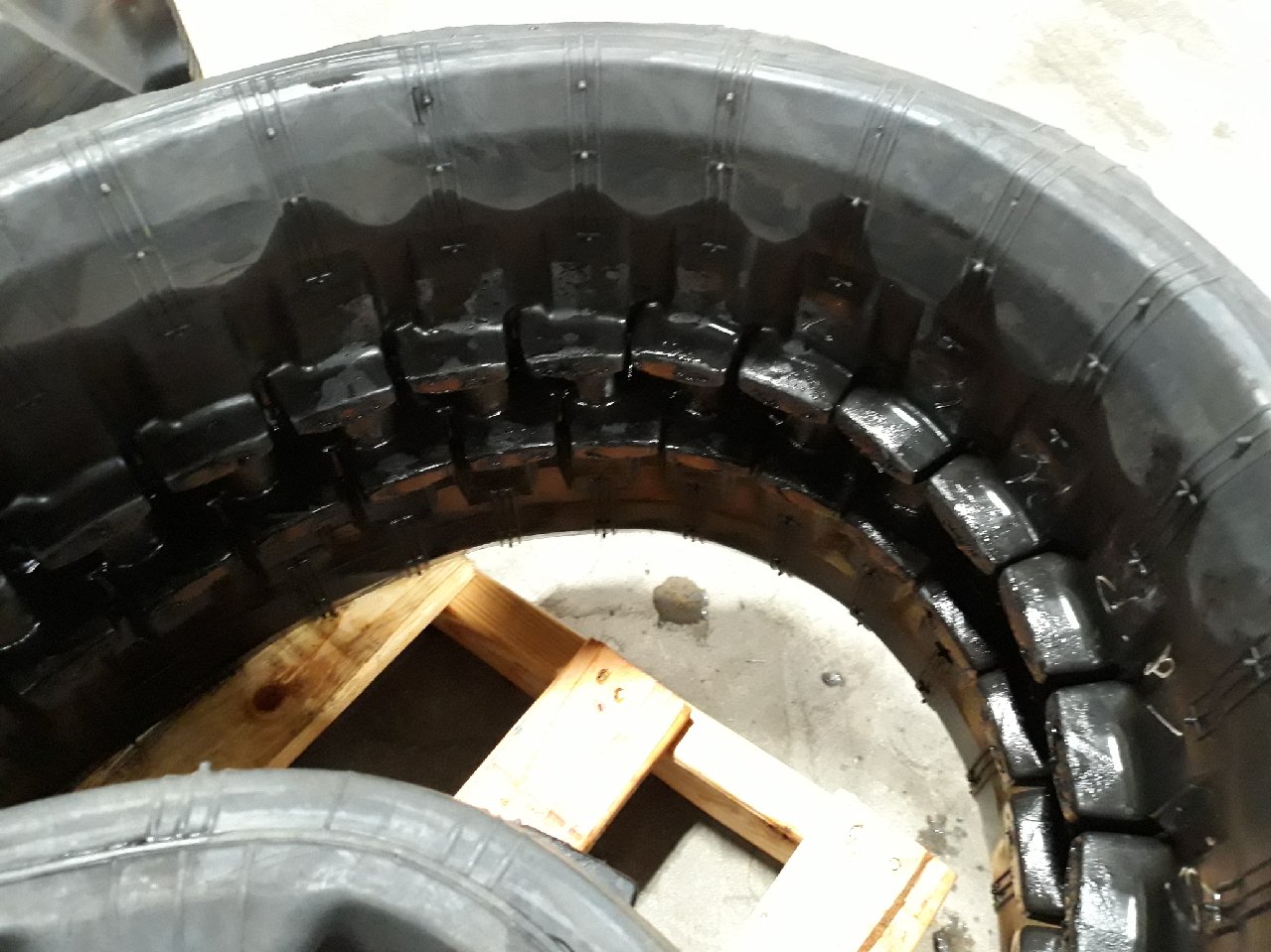 16'' Miscellaneous 400 X 72.5P X 74L Angle Block Lug Track for Rubber Track Machine 6692960-BLEM