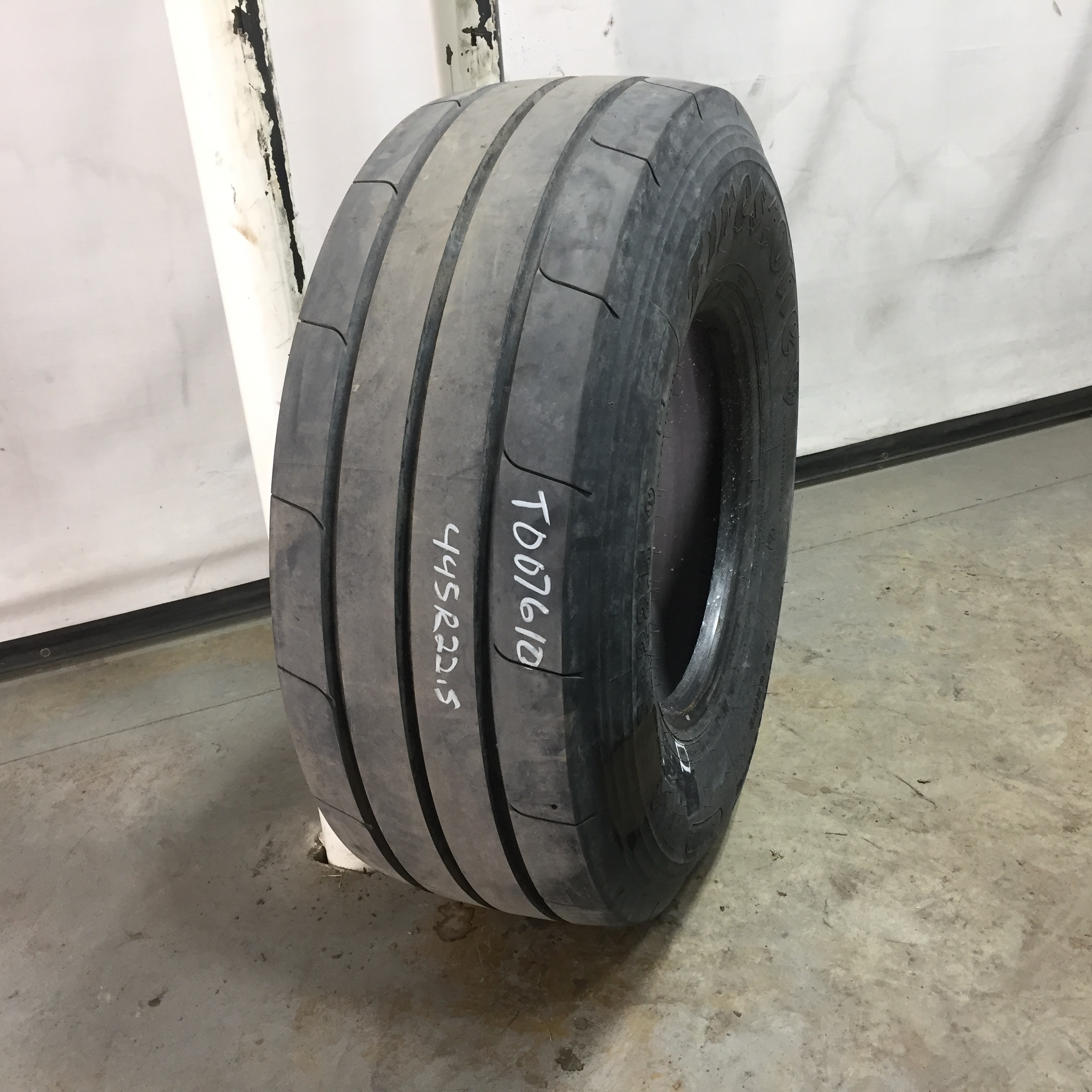445/65R22.5 Firestone Destination Farm I-1 Tire T007610