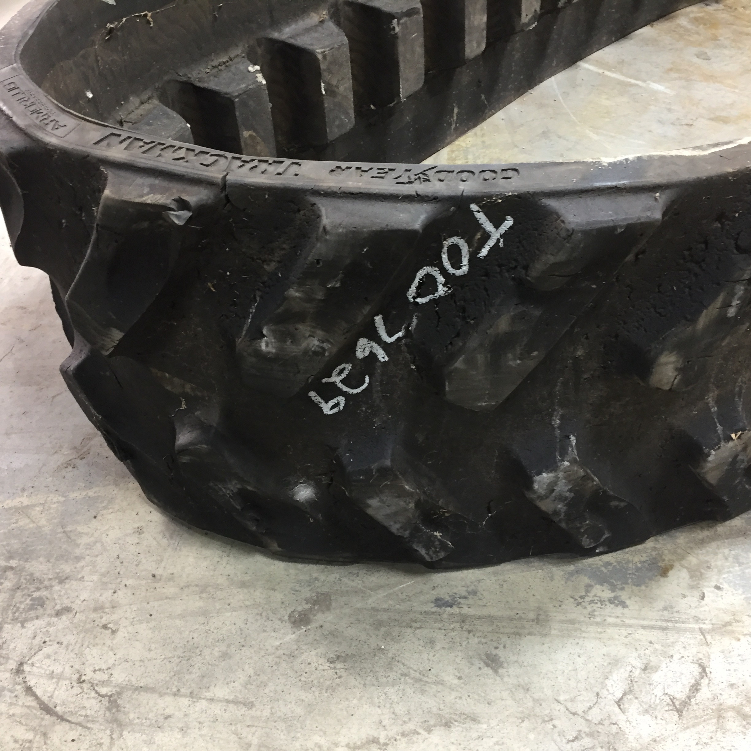 18'' Goodyear Trackman Track for Case IH Rowtrac T007629