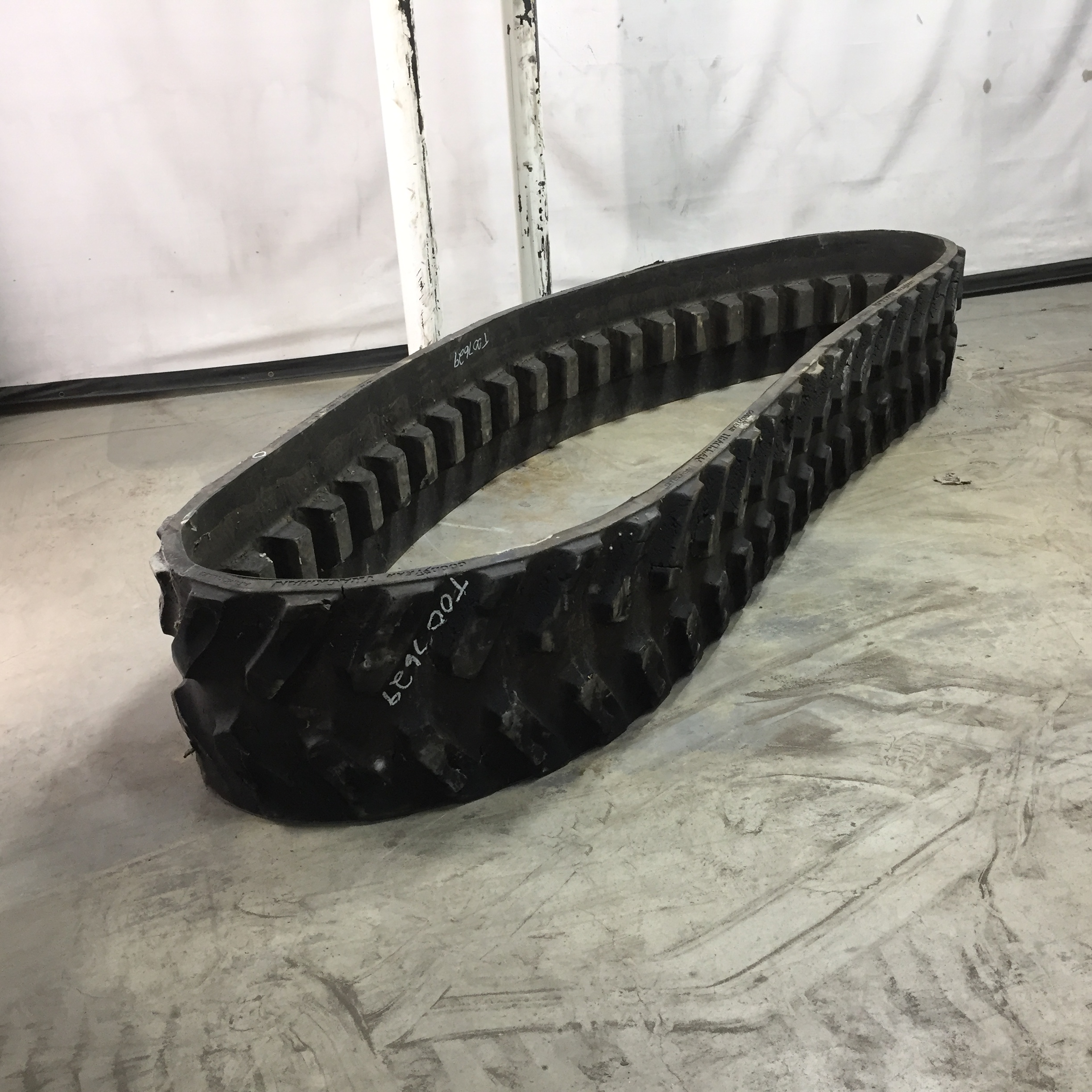 18'' Goodyear Trackman Track for Case IH Rowtrac T007629