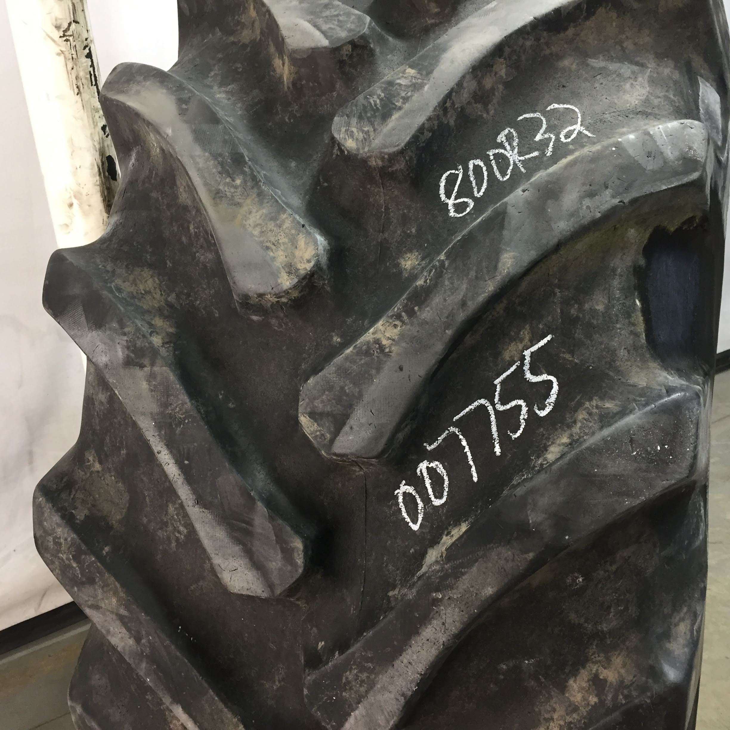 800/65R32 Firestone Radial All Traction DT R-1W Tire 007755