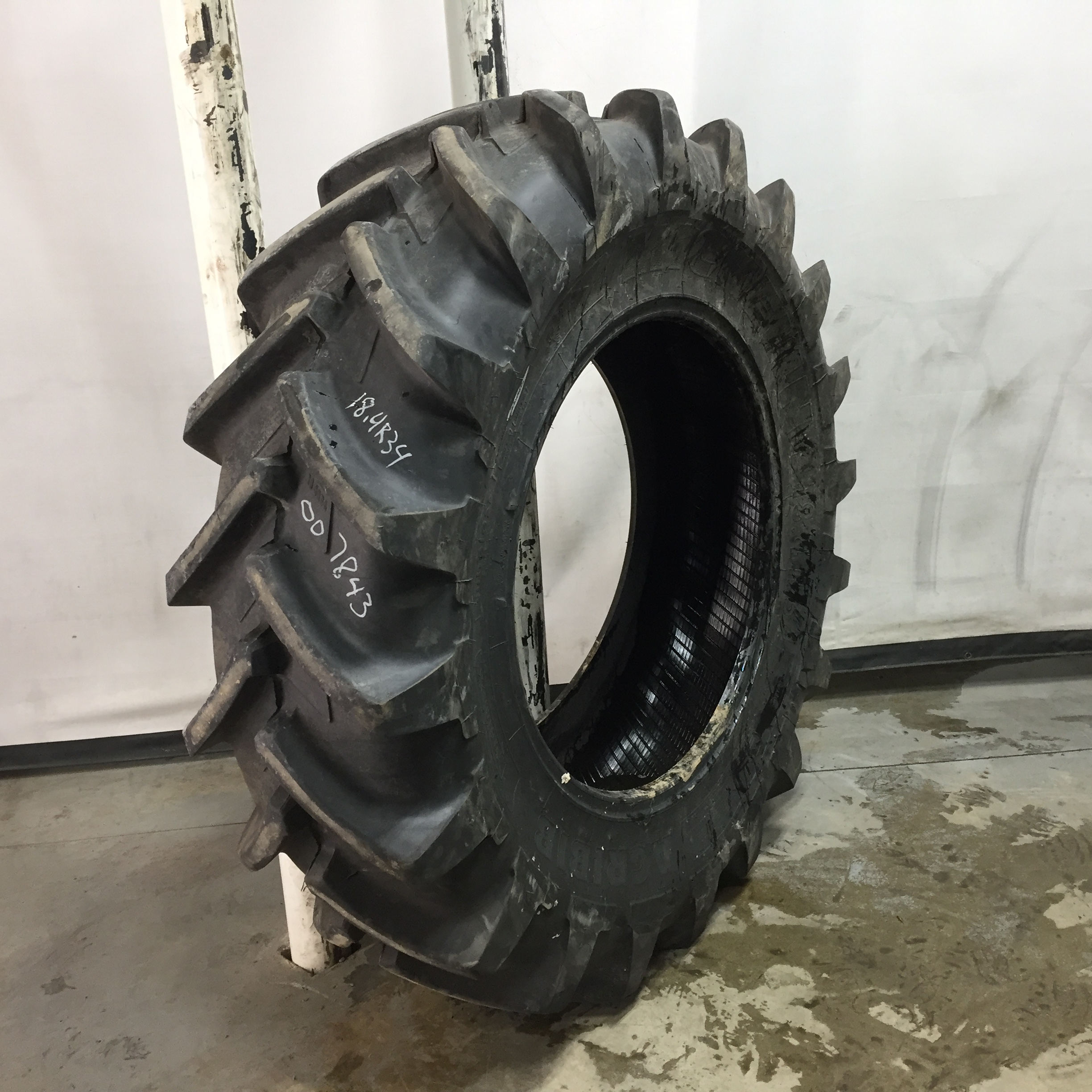 18.4/R34 Michelin AgriBib R-1W Tire 007843