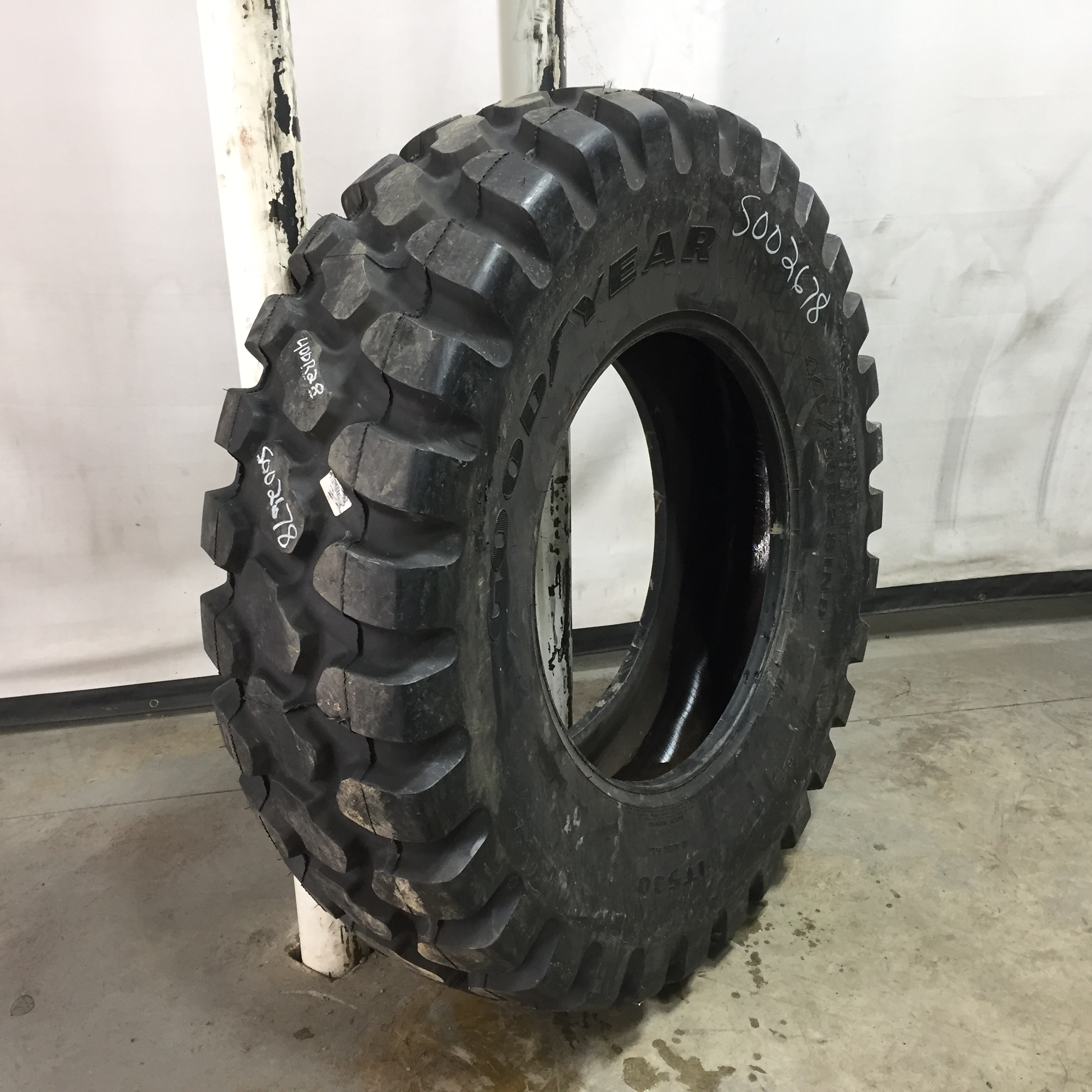 440/80R28 Goodyear Farm Radial IT530 R-4 Tire S002678