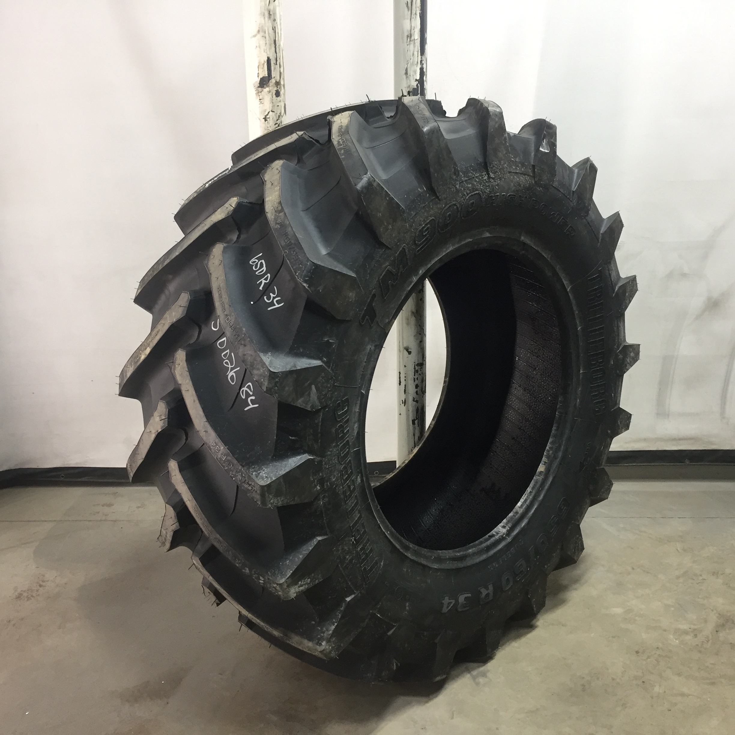 650/60R34 Trelleborg TM900 High Power R-1W Tire S002684